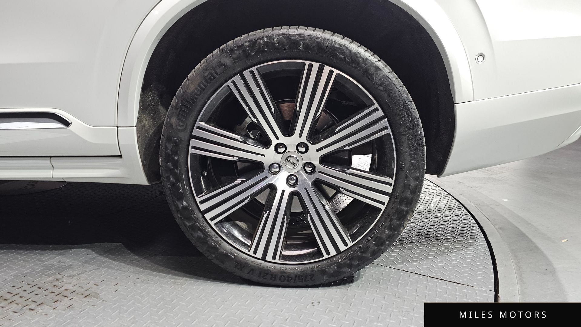 Volvo XC90 2023 — миниатюра 7