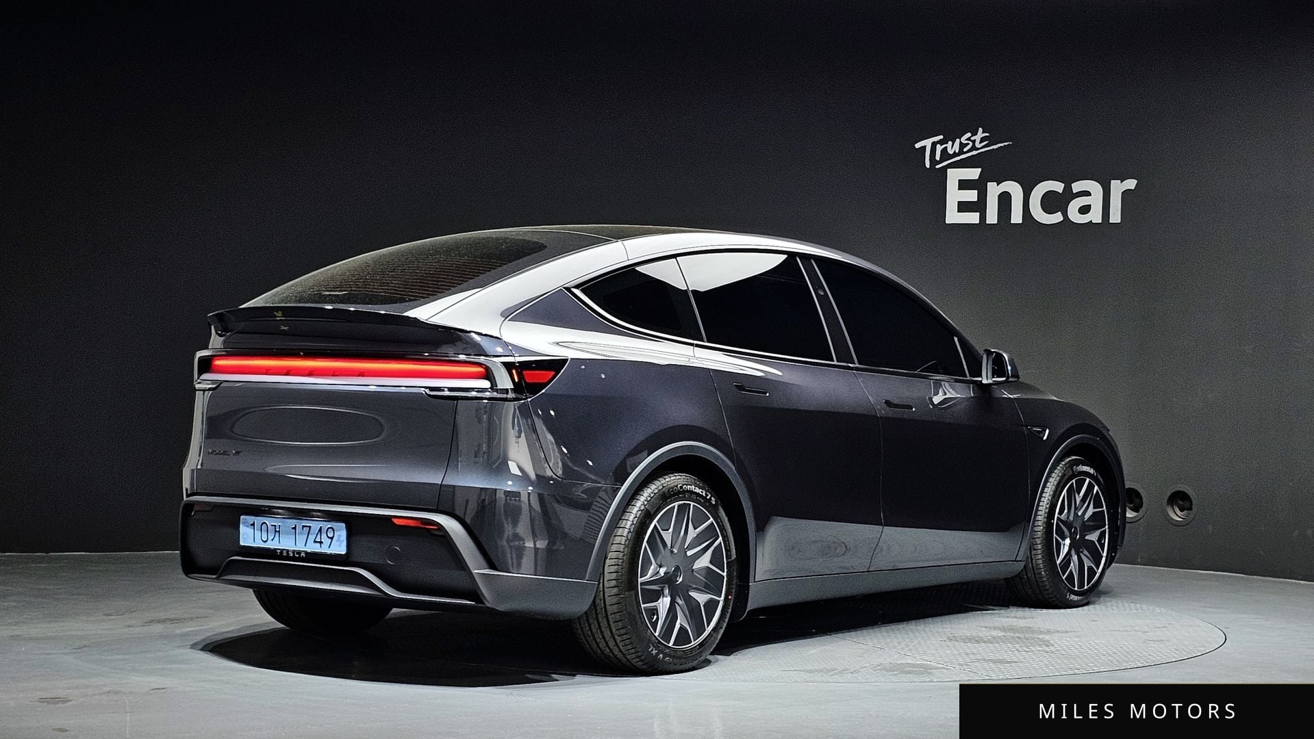 Tesla Model Y 2026 — миниатюра 2