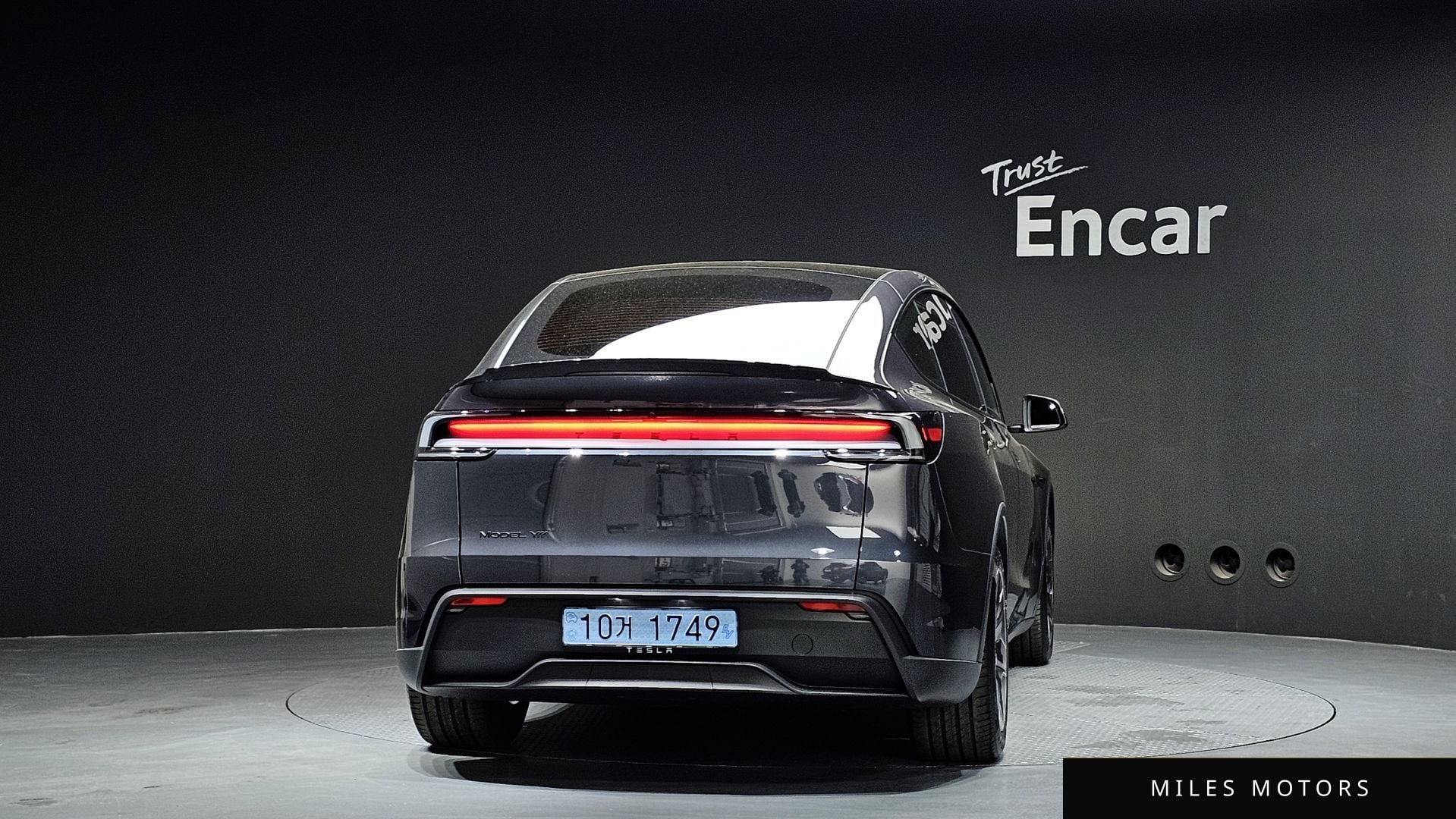 Tesla Model Y 2026 — миниатюра 4