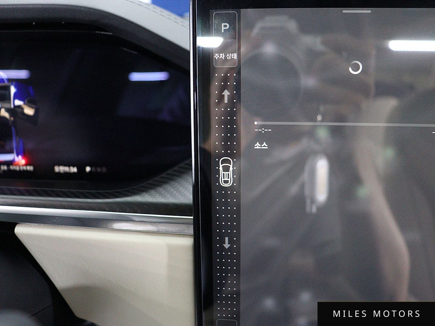 Tesla Model X 2023 — миниатюра 11