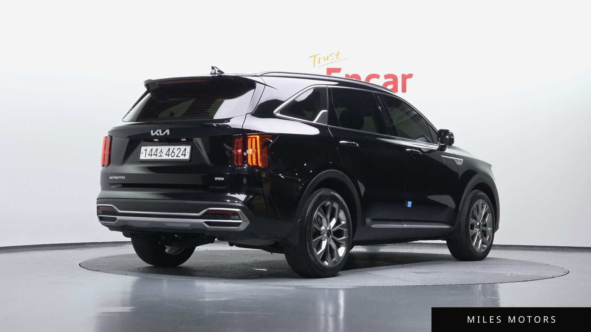 Kia Sorento 2023 — фото 1 из 12
