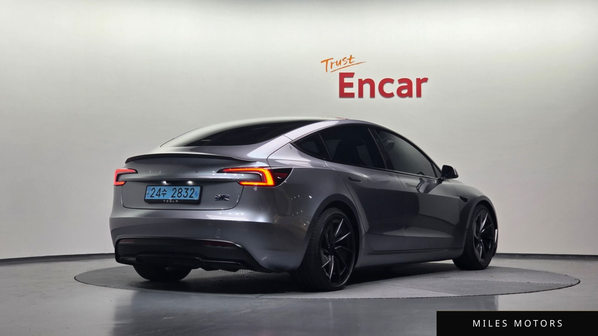 Tesla Model 3 2024 — миниатюра 2