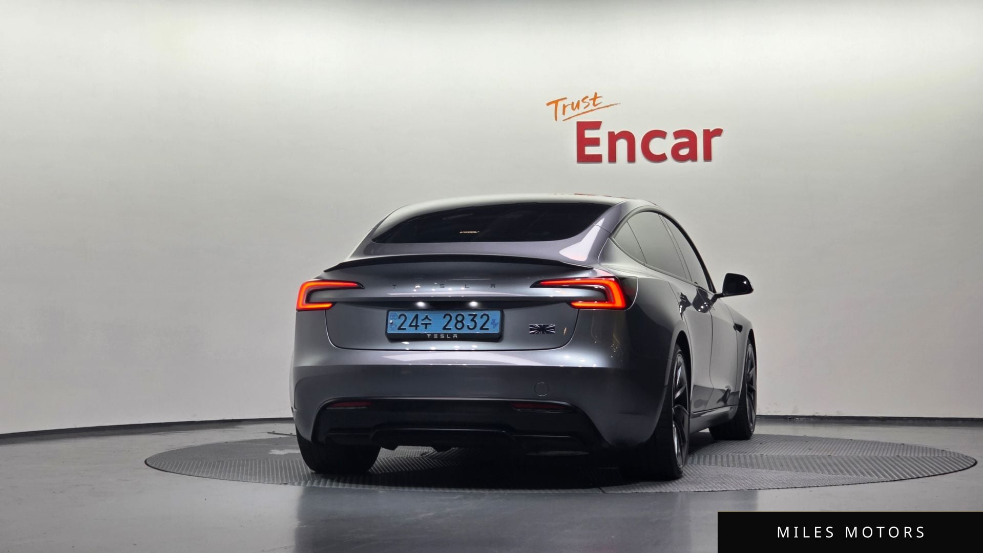 Tesla Model 3 2024 — миниатюра 4