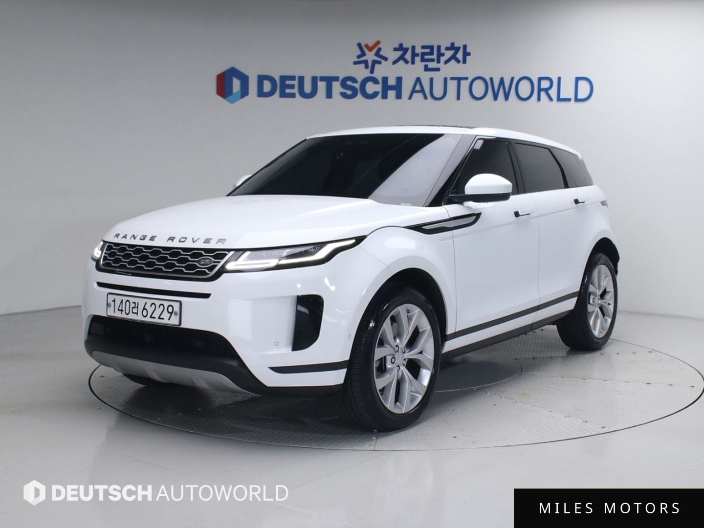 Land Rover Range Rover Evoque 2020 — фото 1 из 12