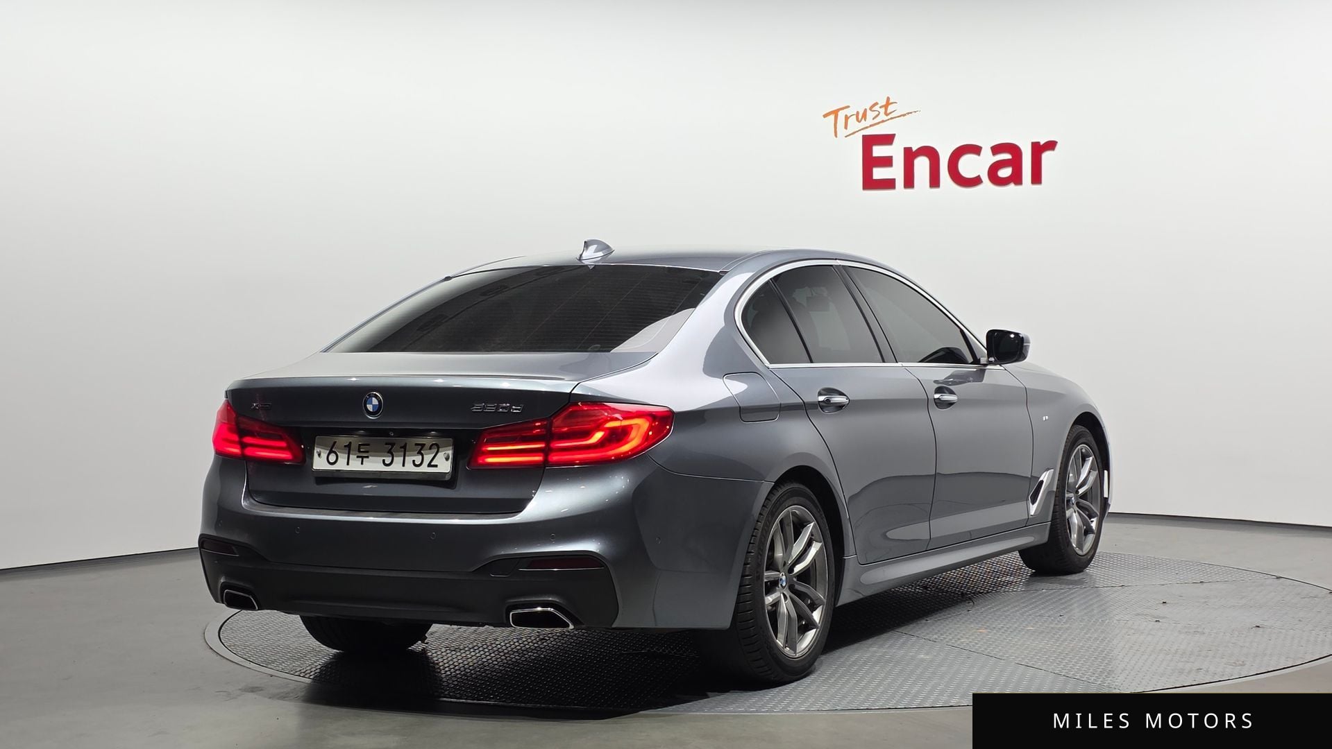 BMW 5 Series (G30) 2018 — миниатюра 2