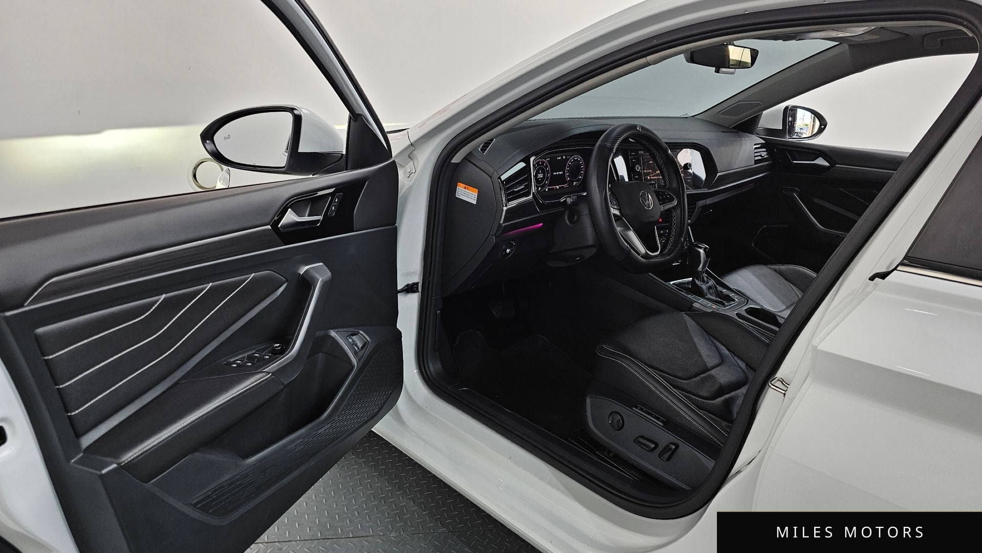 Volkswagen Jetta 2023 — миниатюра 10