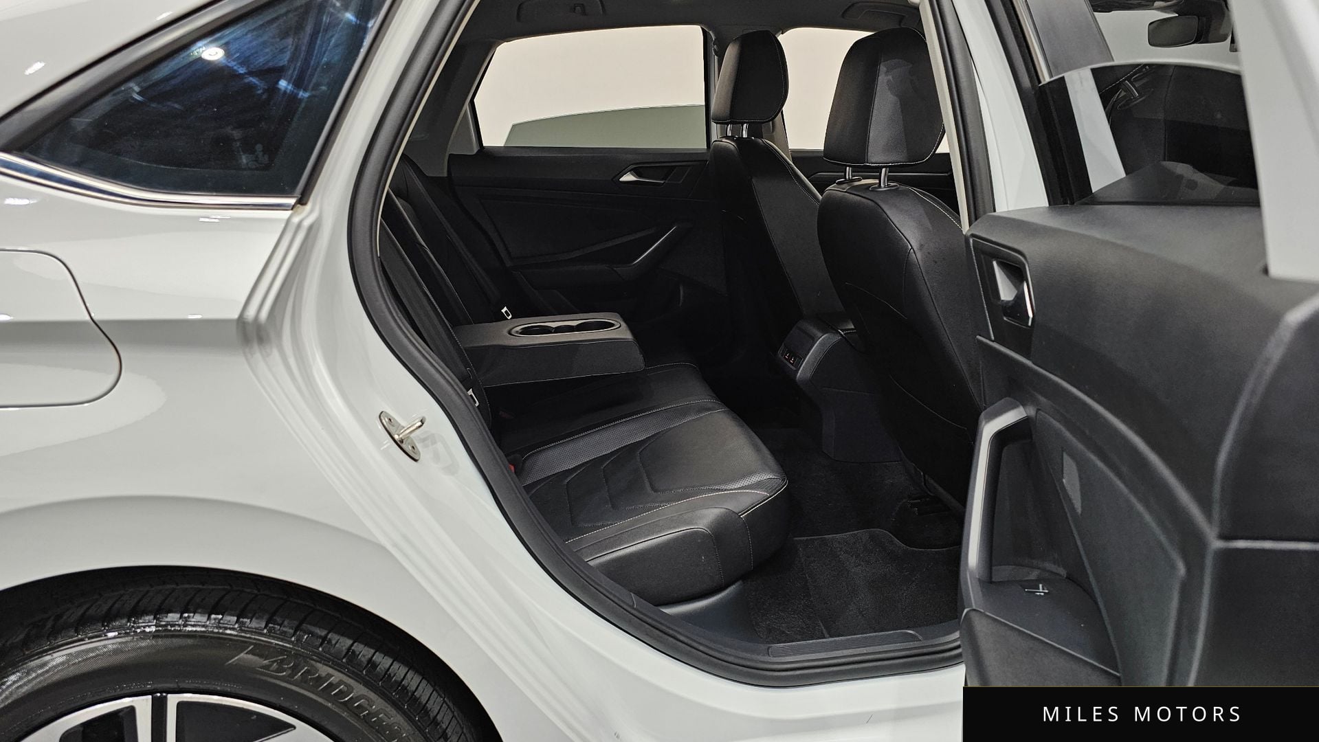 Volkswagen Jetta 2023 — миниатюра 11