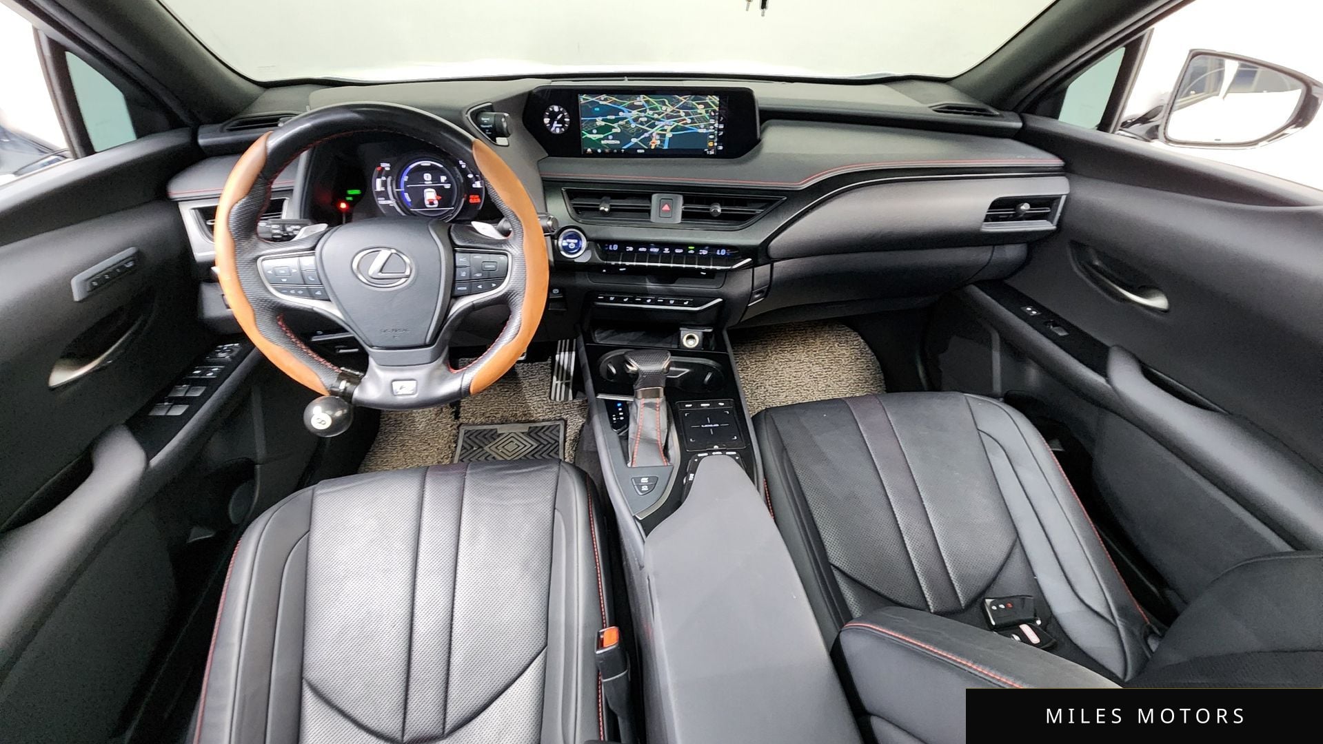 Лексус UX250h 2020 — миниатюра 10