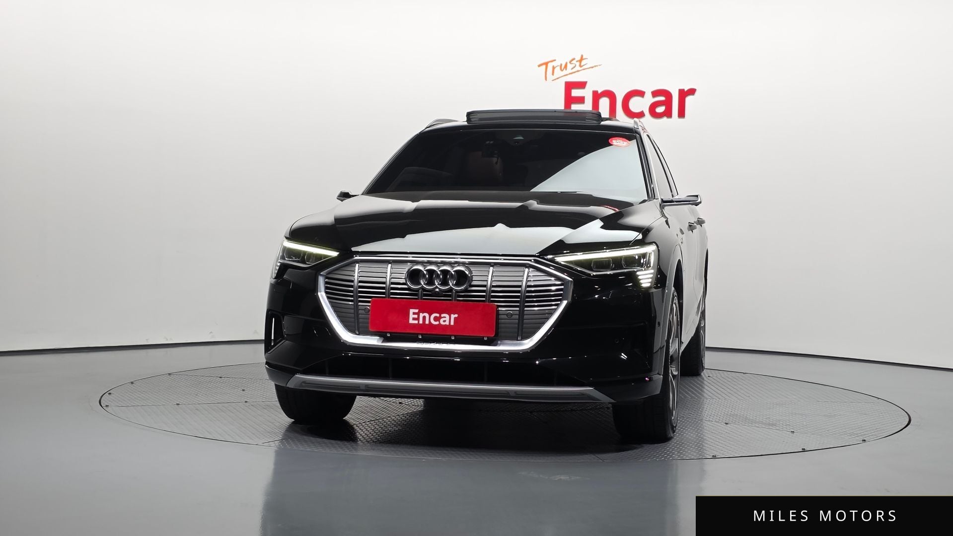 Audi e-tron 2020 — миниатюра 3