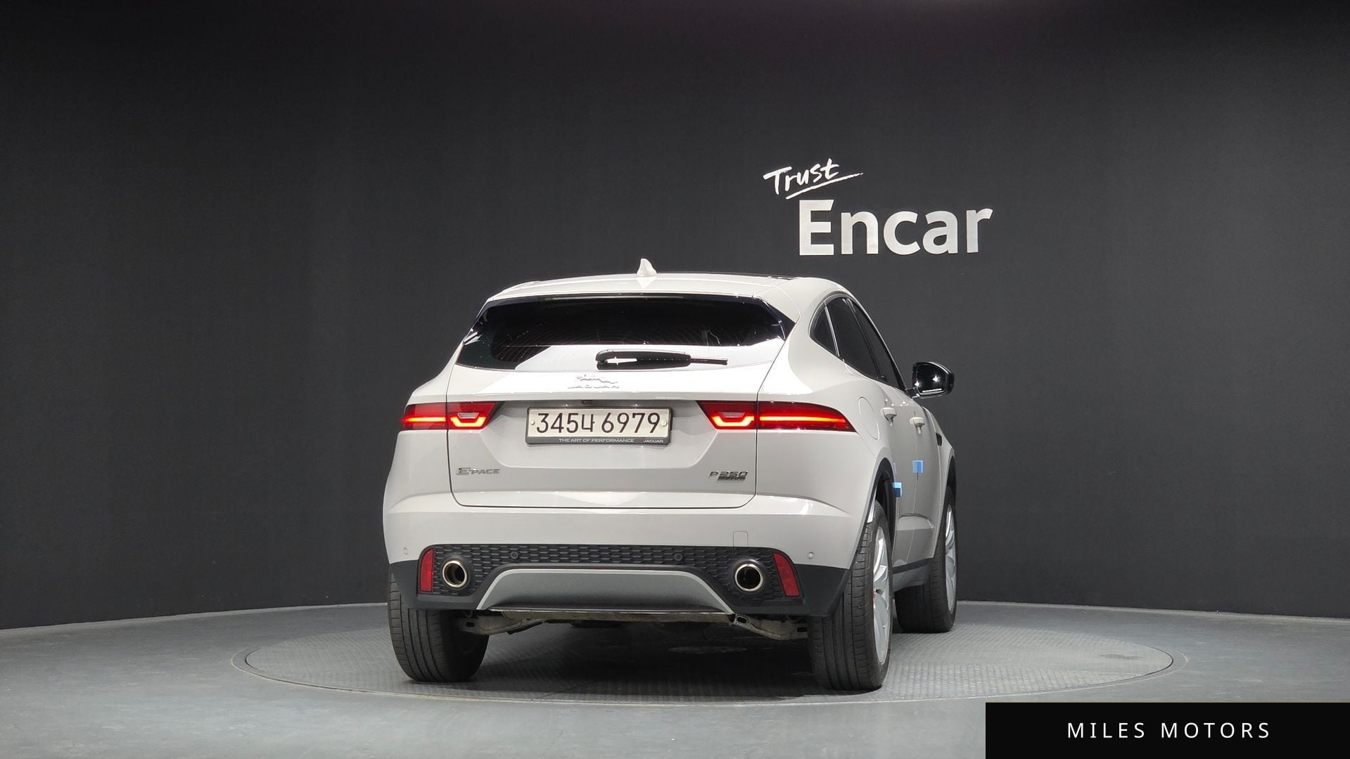 Jaguar E-PACE 2018 — миниатюра 4