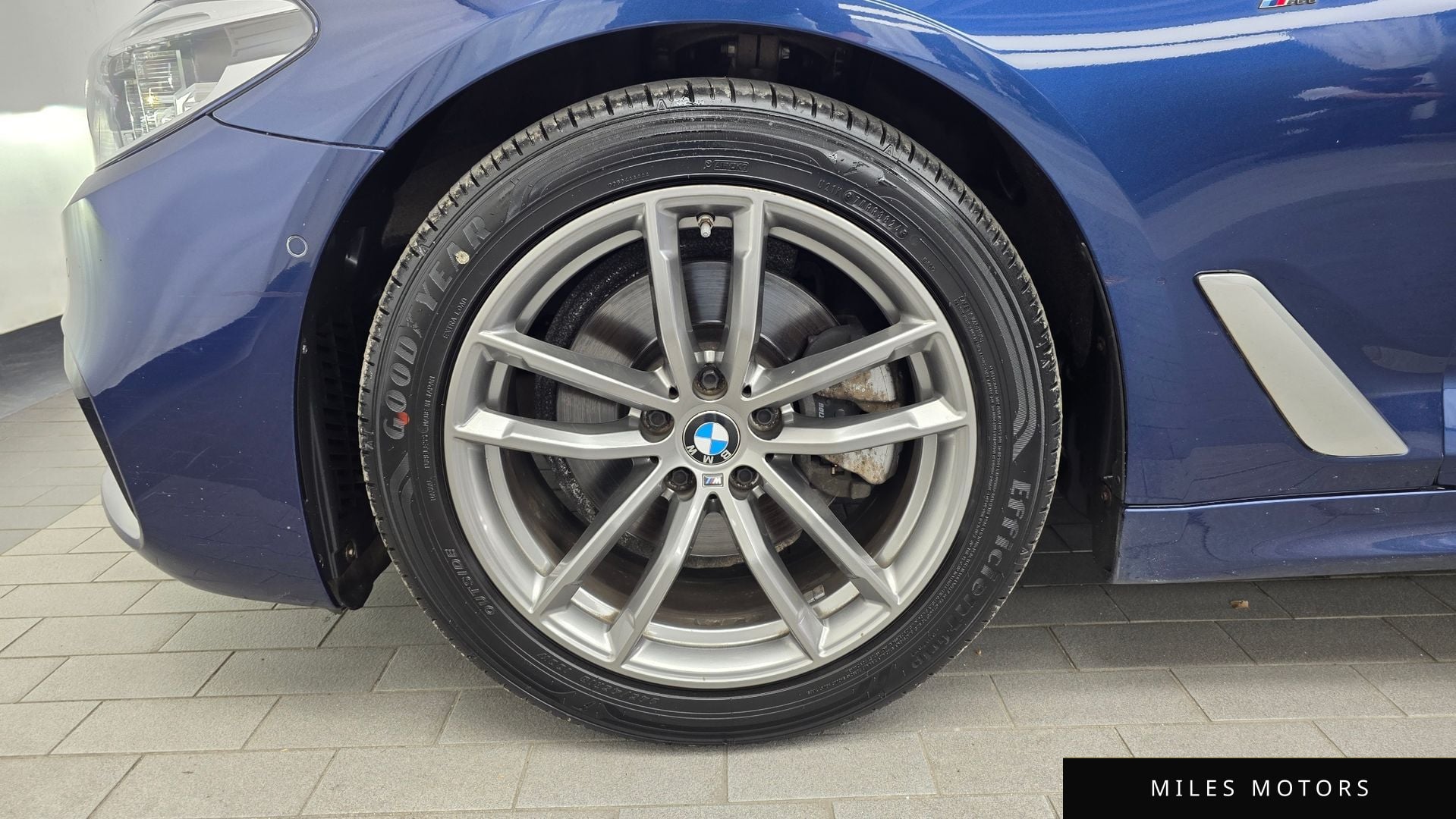 BMW 5 Series (G30) 2020 — миниатюра 5
