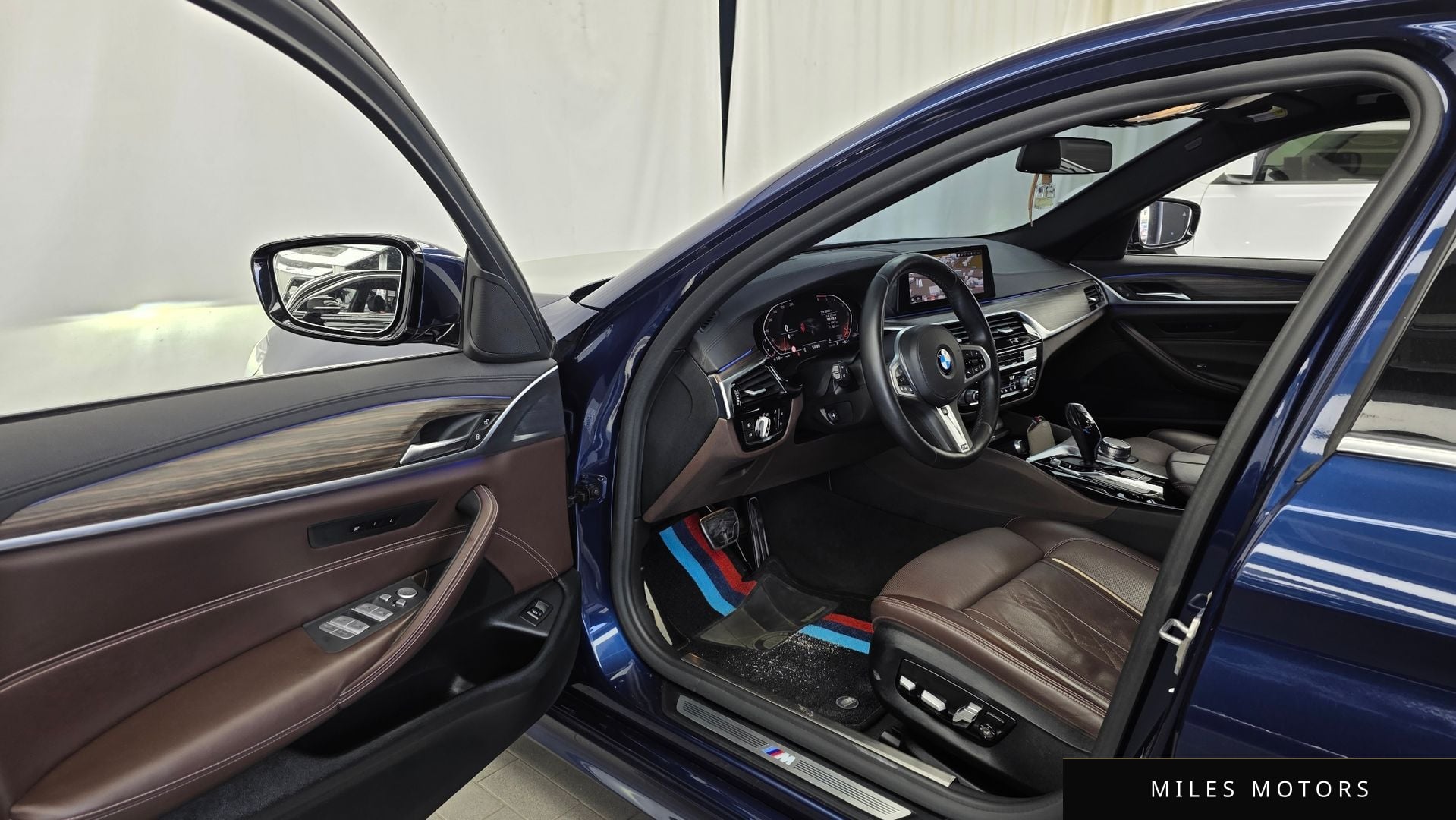 BMW 5 Series (G30) 2020 — миниатюра 10