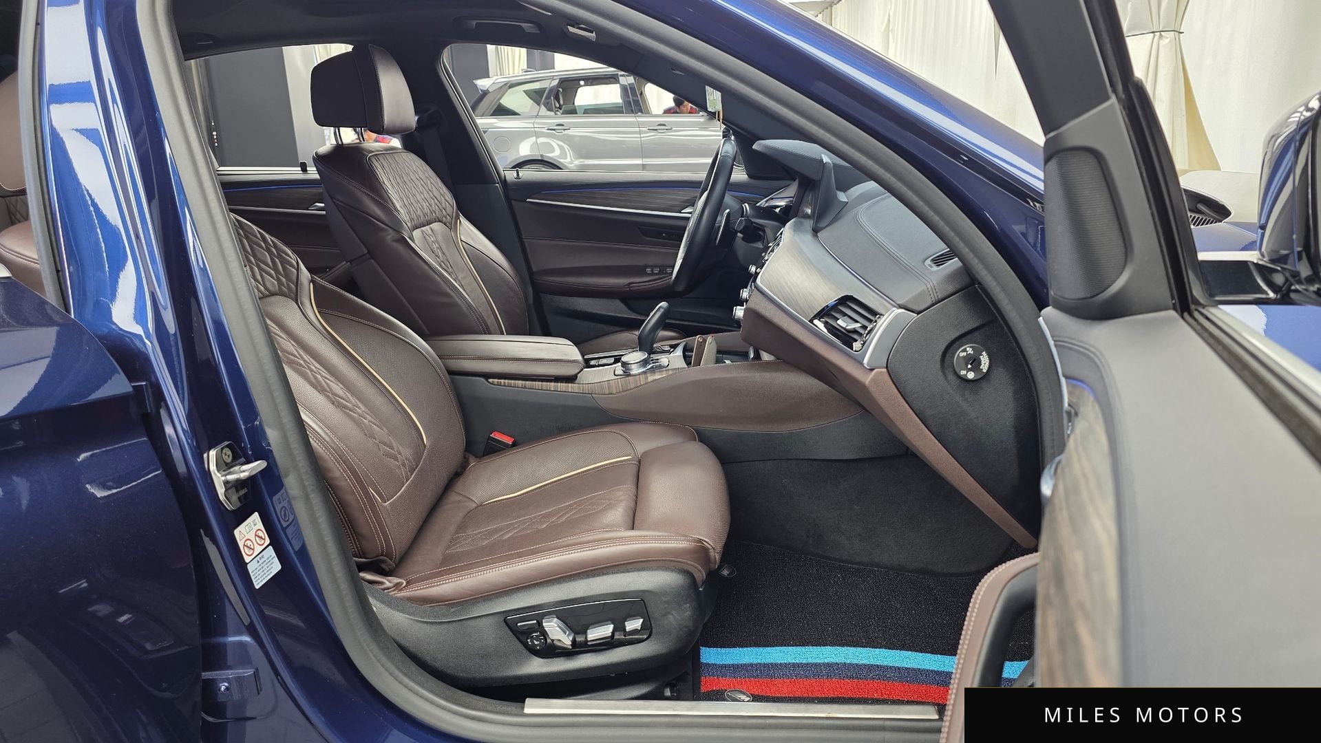 BMW 5 Series (G30) 2020 — миниатюра 11