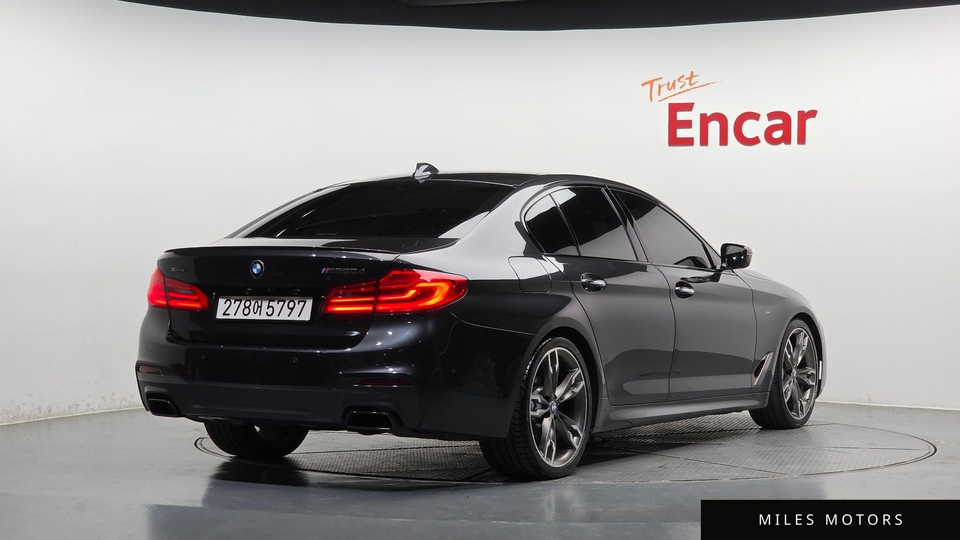 BMW 5 Series (G30) 2018 — миниатюра 2