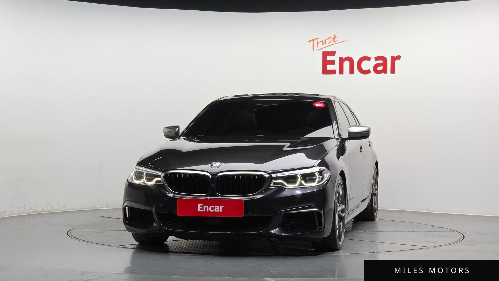 BMW 5 Series (G30) 2018 — миниатюра 3