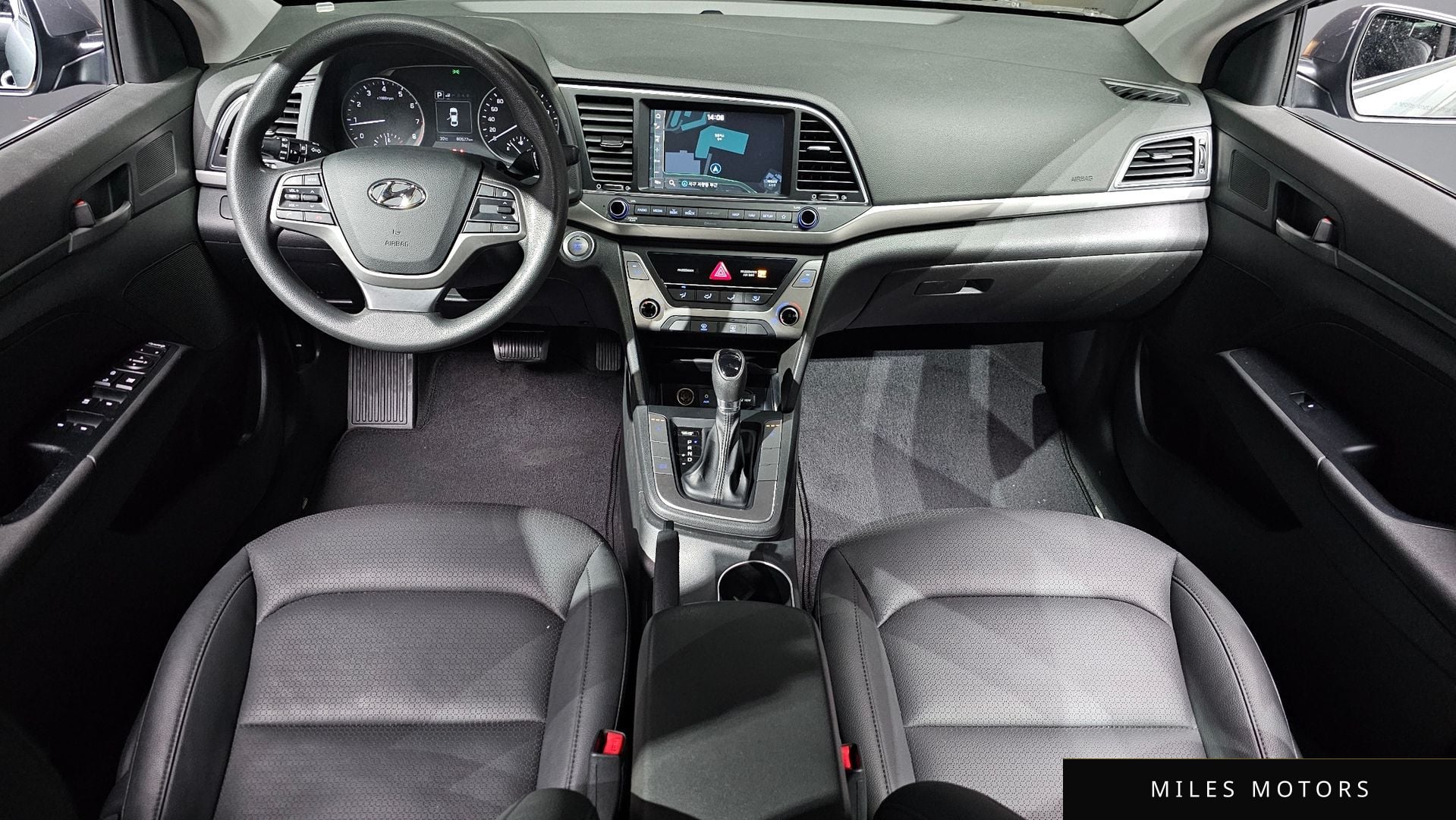 Hyundai AVANTE 2018 — миниатюра 10