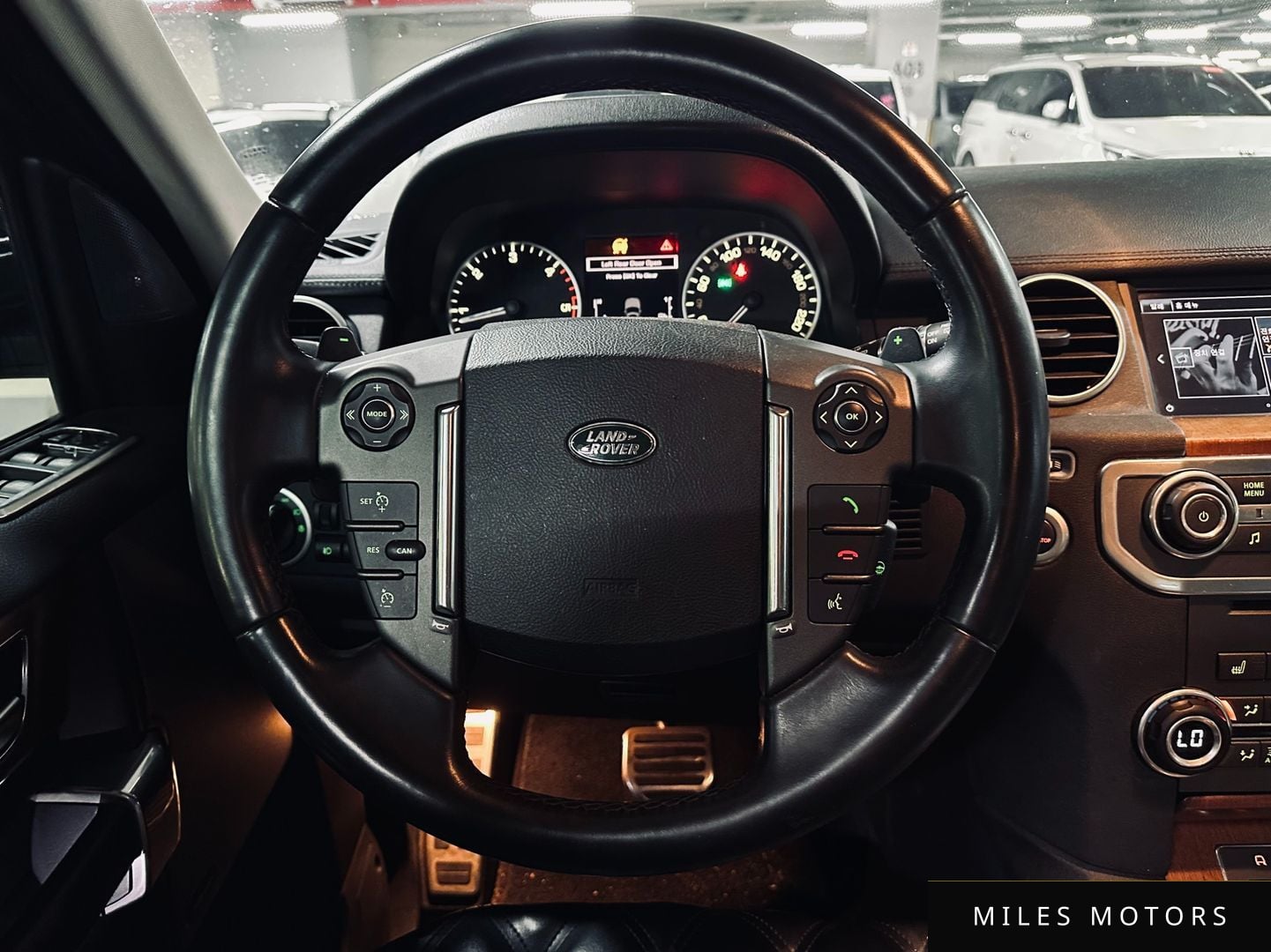 Land Rover Discovery 2016 — миниатюра 12
