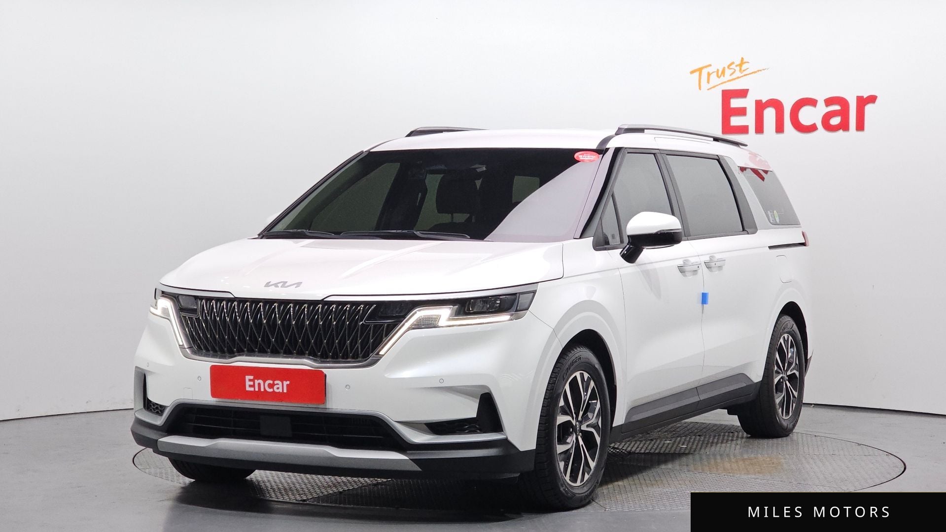 Kia Carnival 2022 — фото 1 из 12