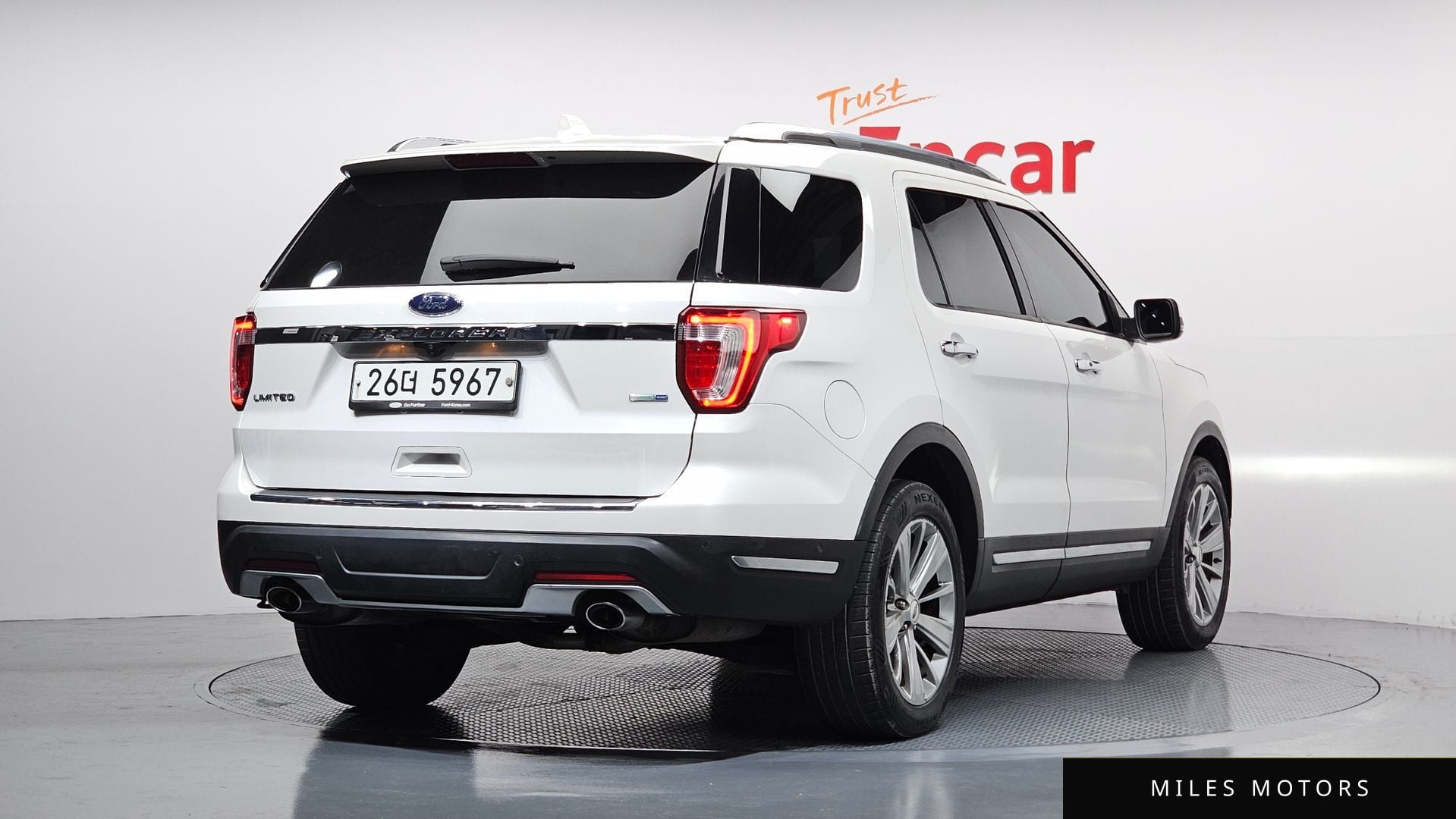 Ford Explorer 2018 — миниатюра 2