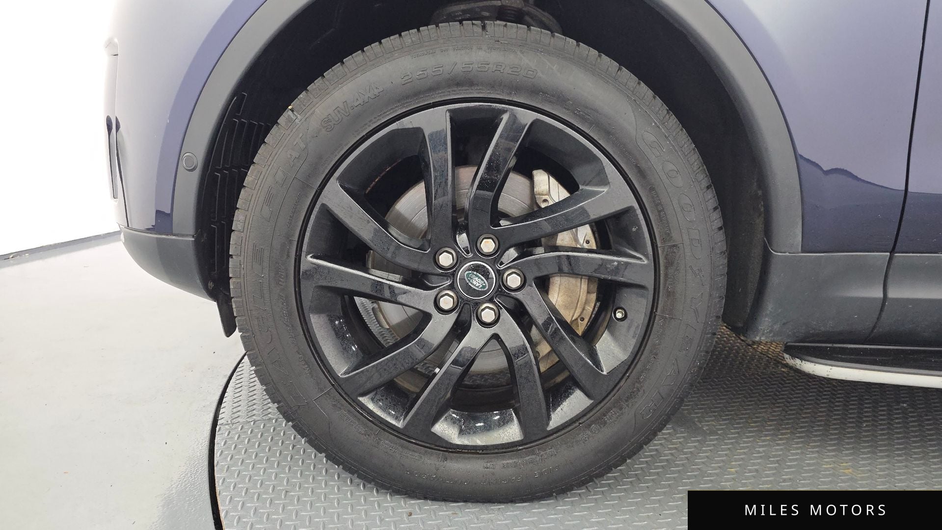 Land Rover Discovery 2019 — миниатюра 4