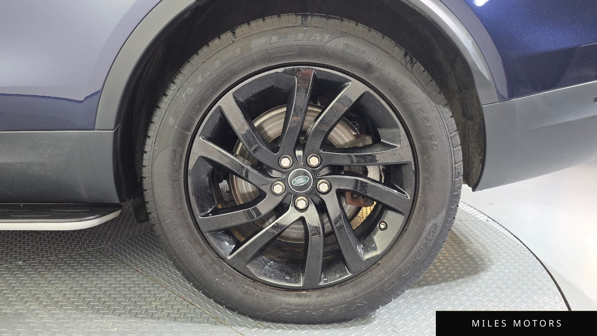 Land Rover Discovery 2019 — миниатюра 6