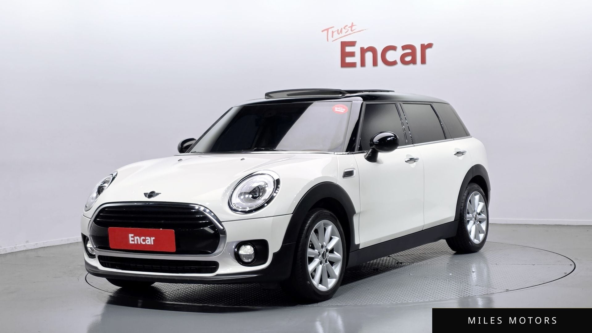 MINI Clubman 2018 — фото 1 из 12