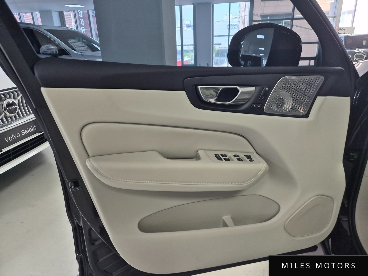 Volvo XC60 2026 — миниатюра 12