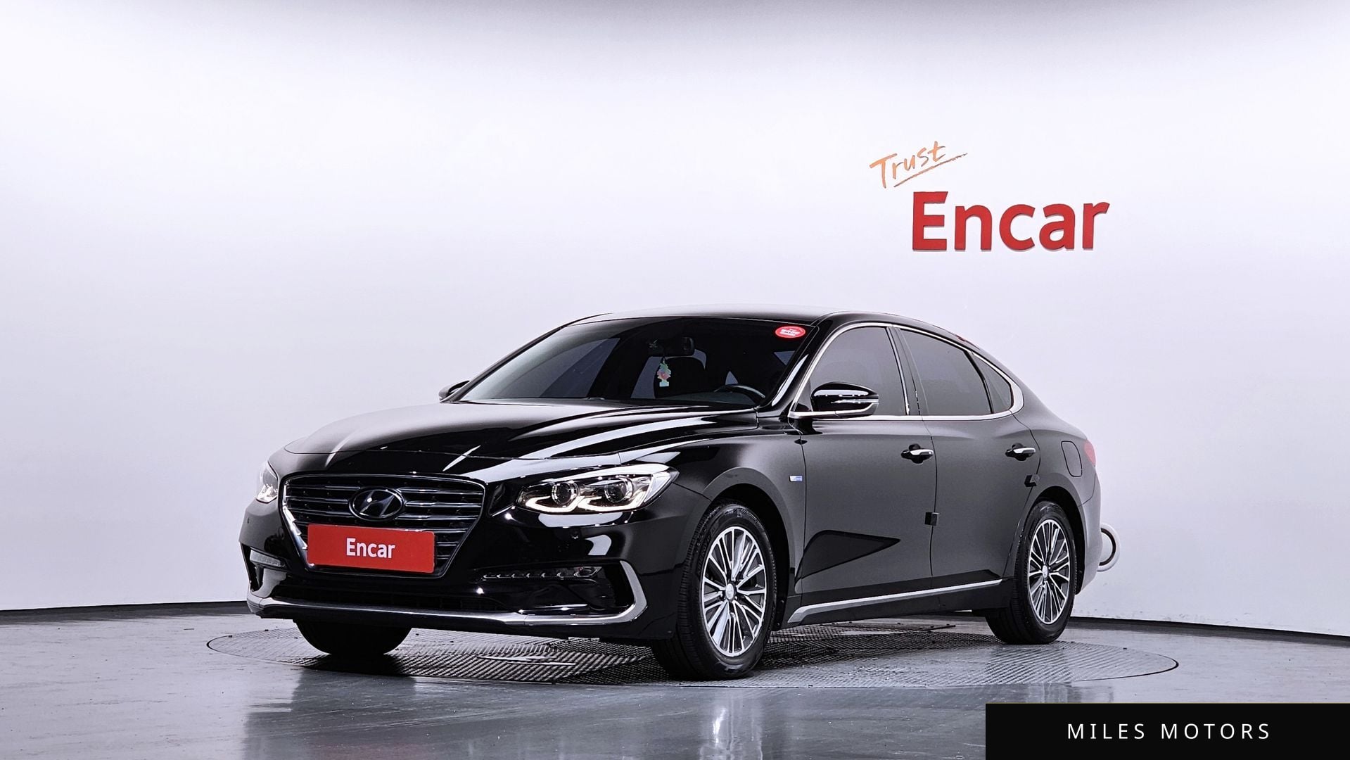 Hyundai Grandeur 2018 — фото 1 из 12