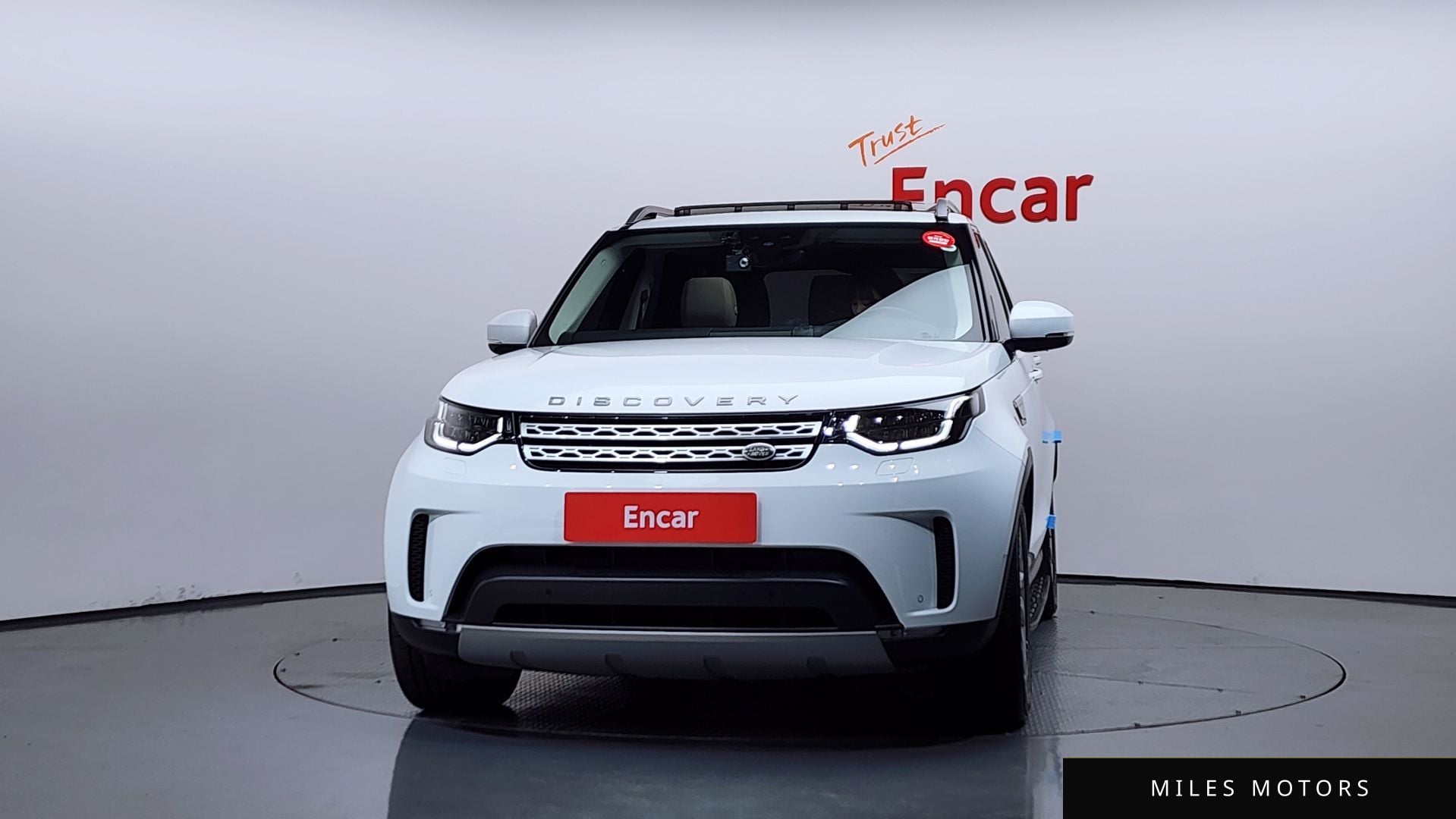 Land Rover Discovery 2017 — миниатюра 3