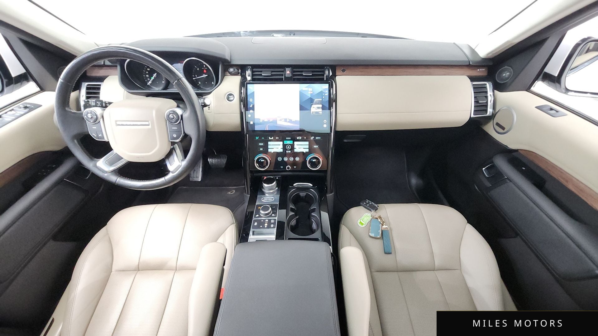 Land Rover Discovery 2017 — миниатюра 10