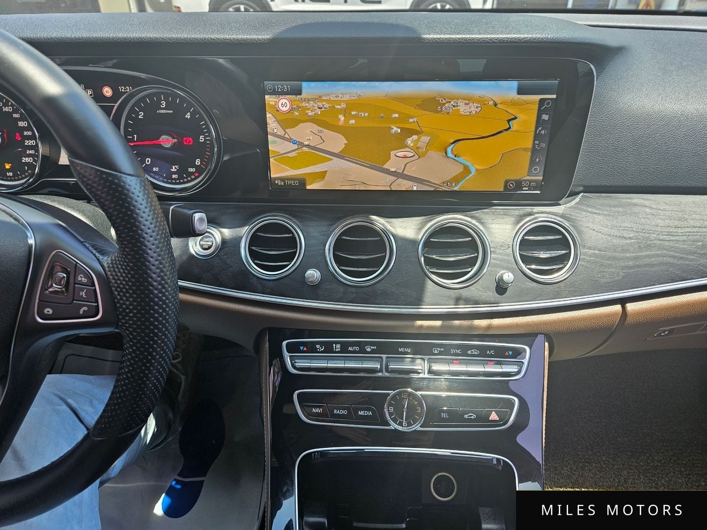 Mercedes-Benz E-Class W213 2017 — миниатюра 12