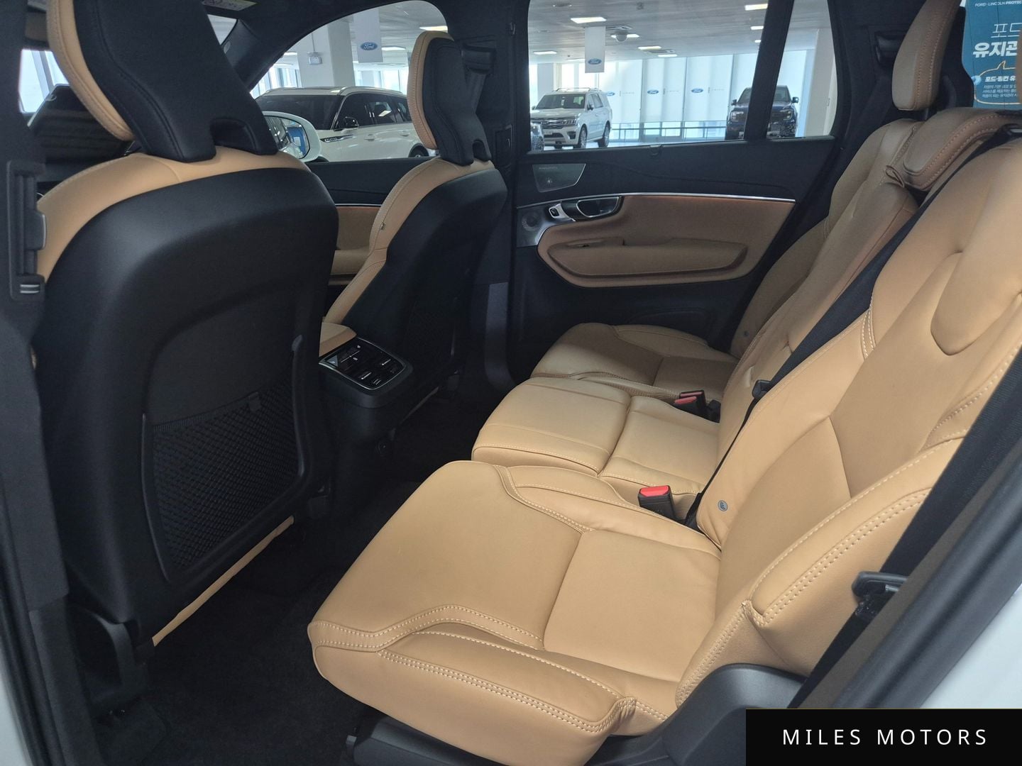 Volvo XC90 2025 — миниатюра 10