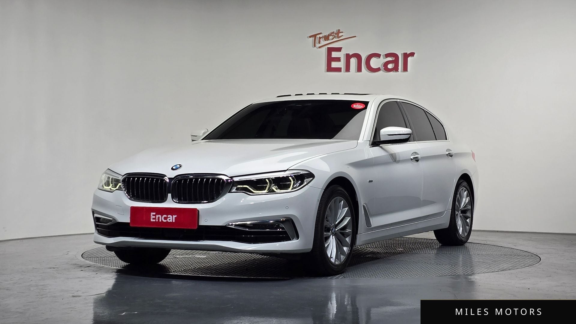 BMW 5 Series (G30) 2018 — фото 1 из 12