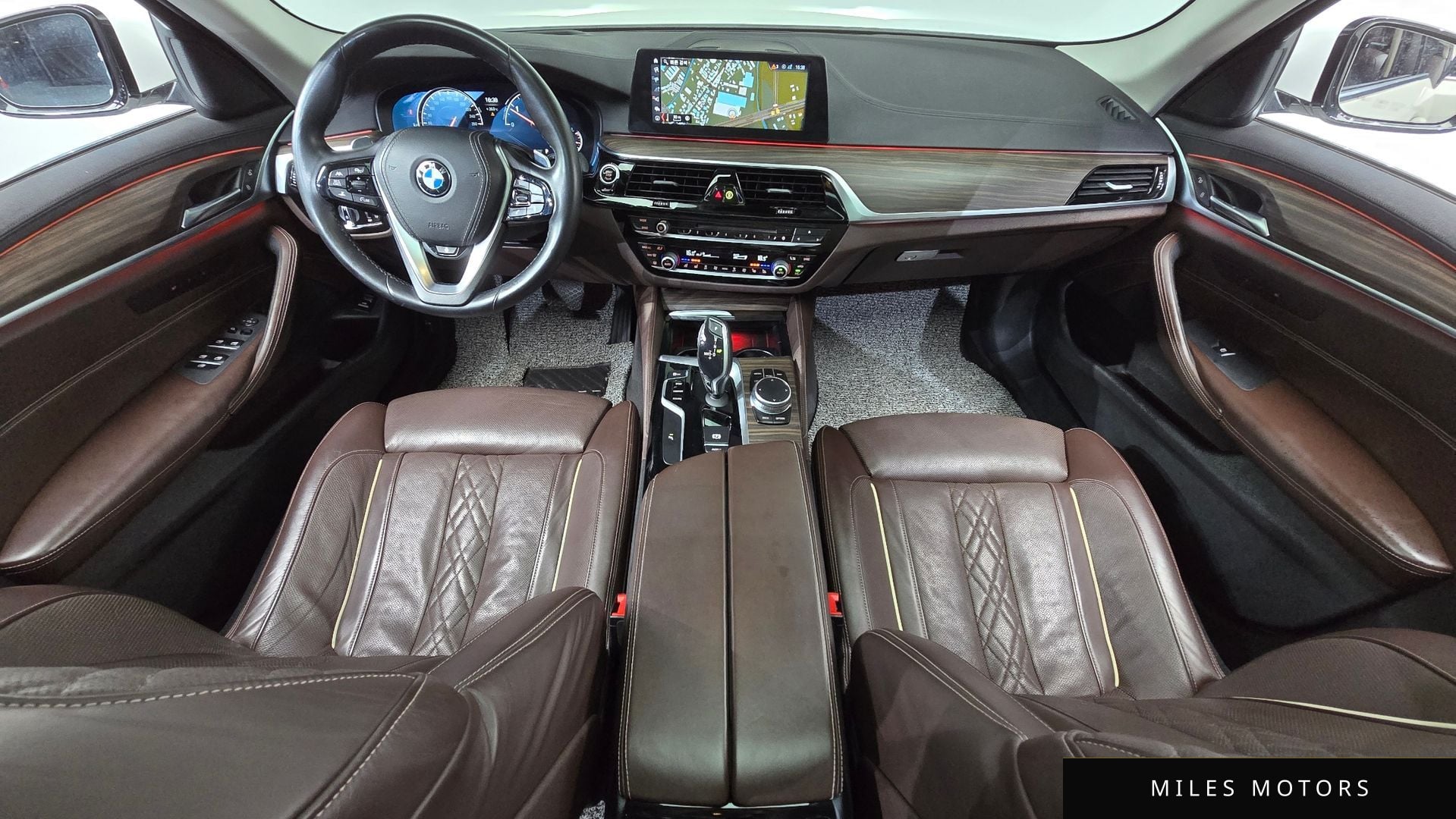 BMW 5 Series (G30) 2018 — миниатюра 10