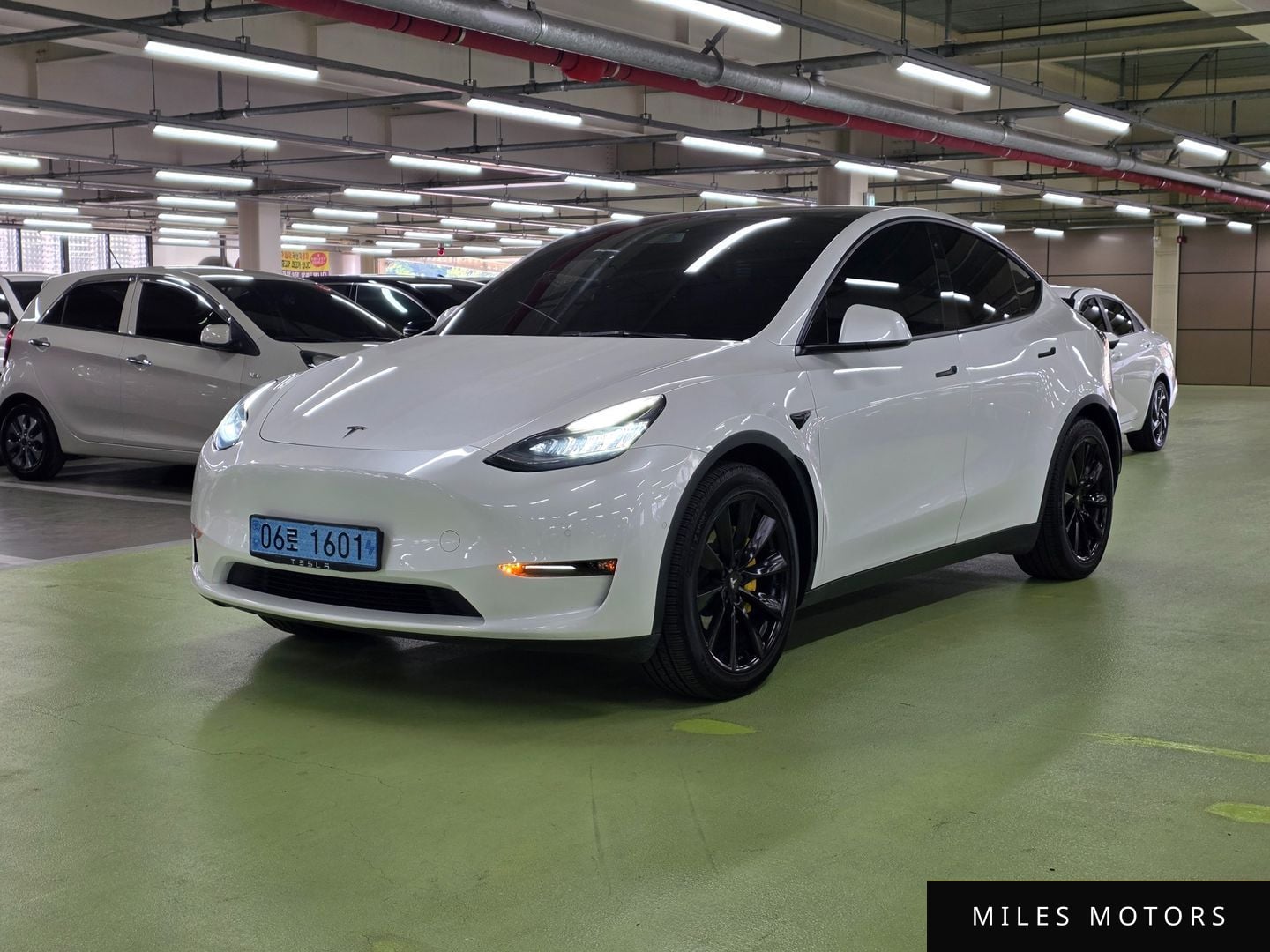 Tesla Model Y 2021 — миниатюра 2