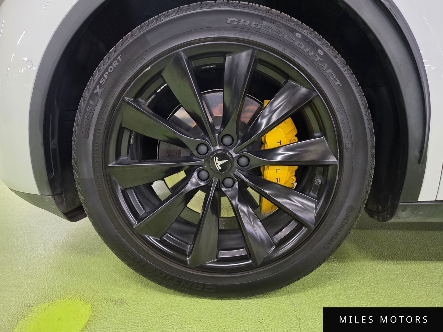 Tesla Model Y 2021 — миниатюра 8