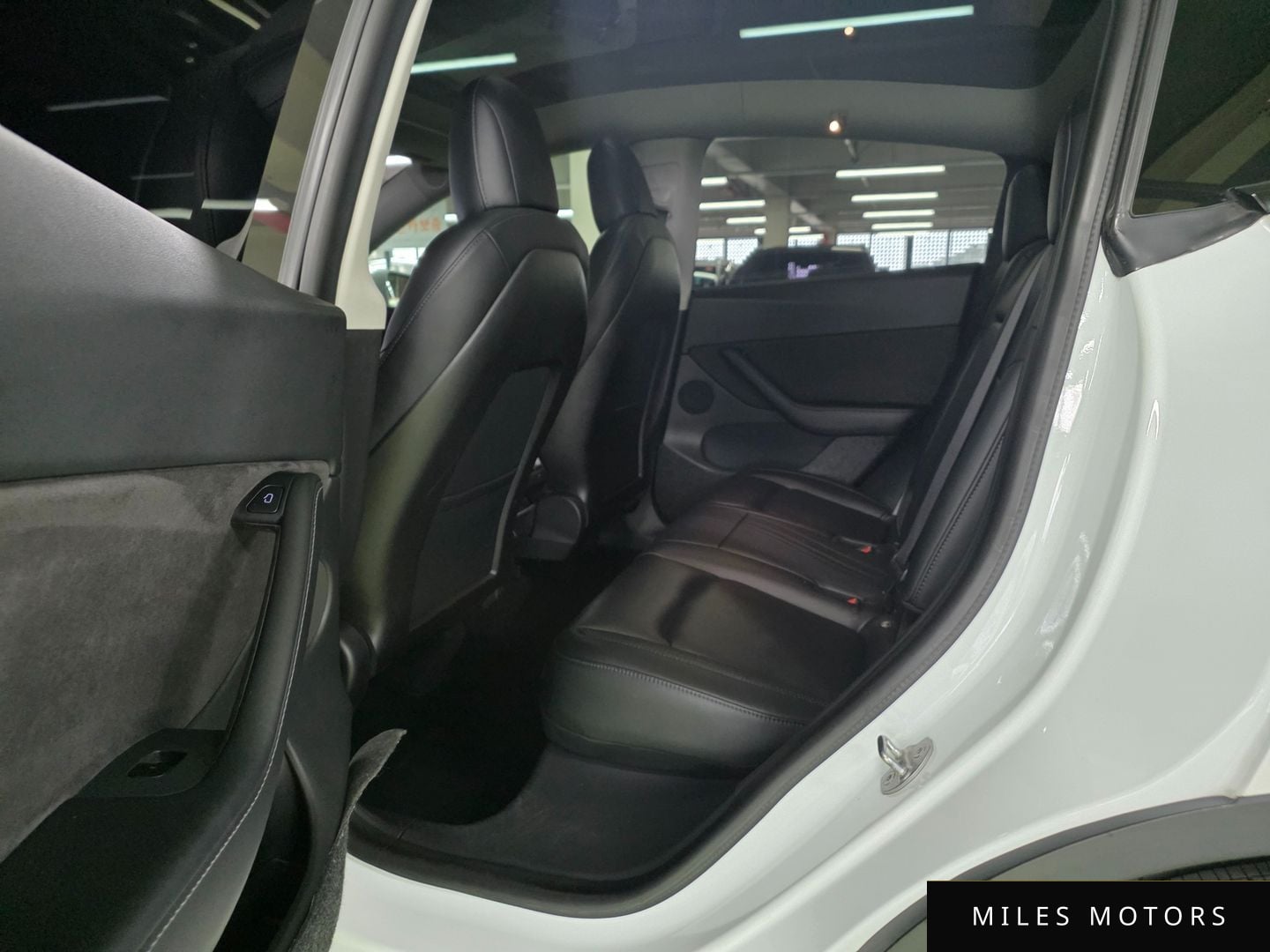 Tesla Model Y 2021 — миниатюра 9