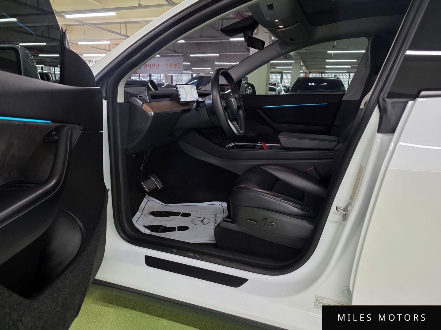 Tesla Model Y 2021 — миниатюра 12