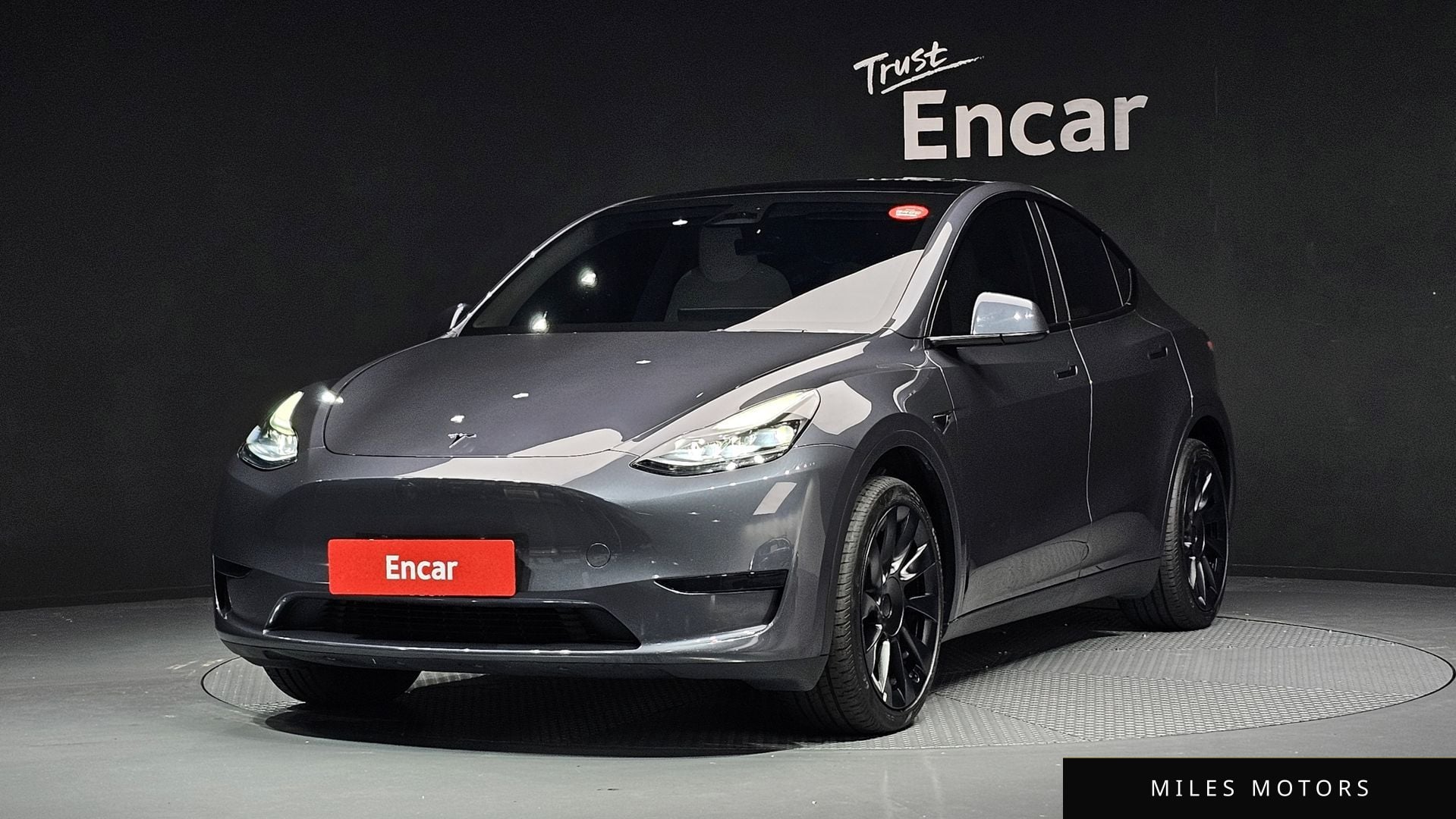 Tesla Model Y 2024 — фото 1 из 12