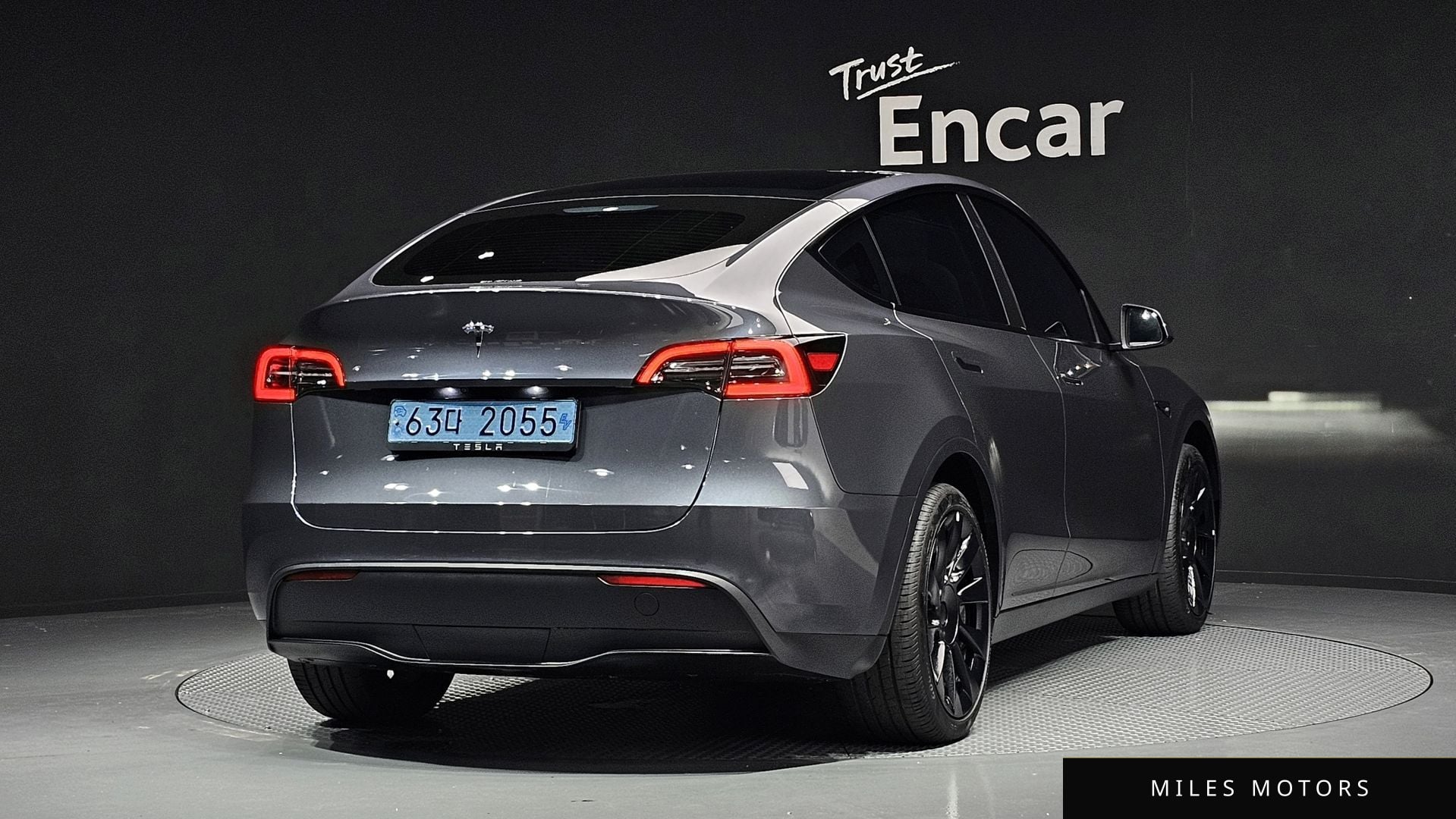 Tesla Model Y 2024 — миниатюра 2