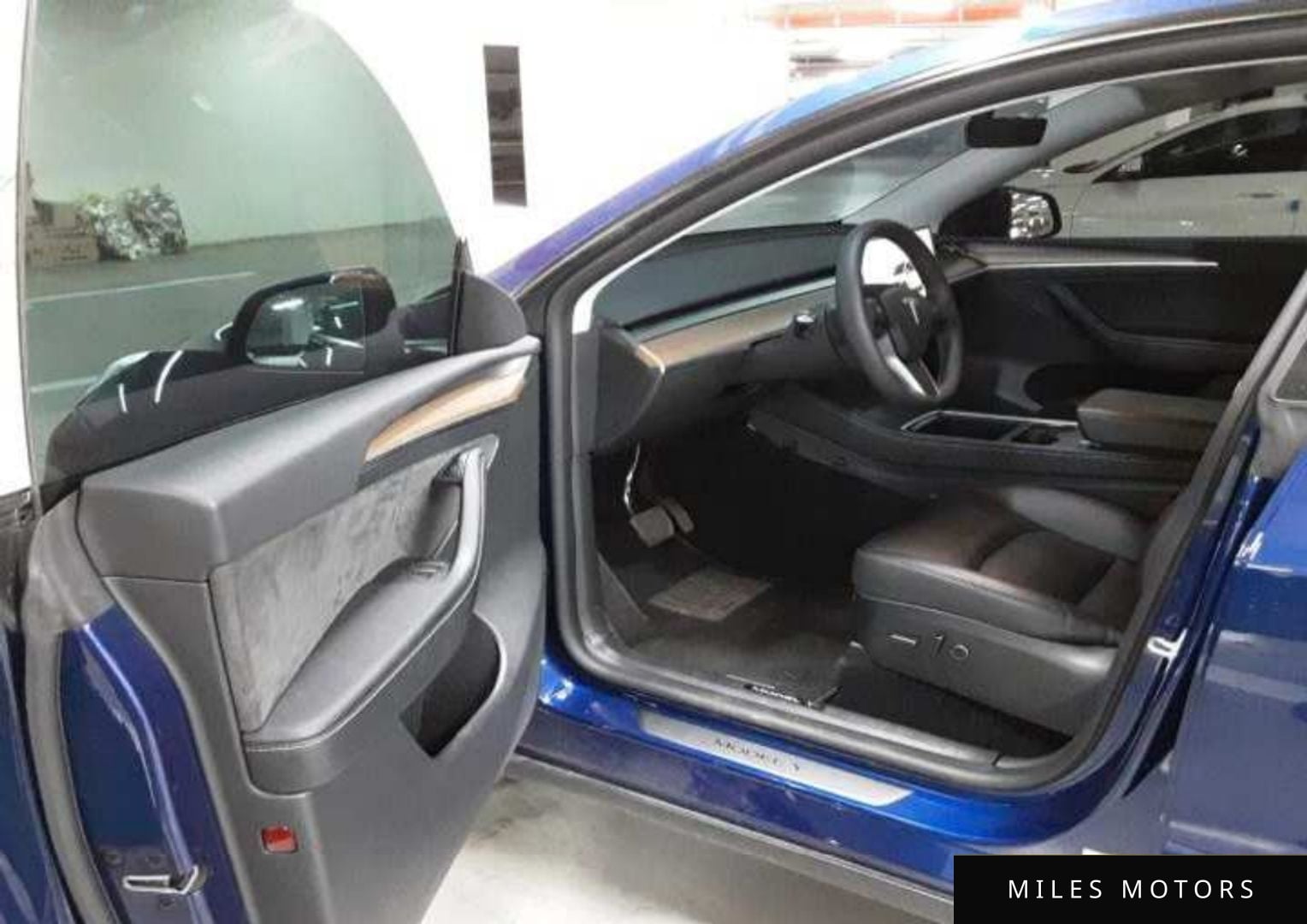 Tesla Model Y 2024 — миниатюра 4