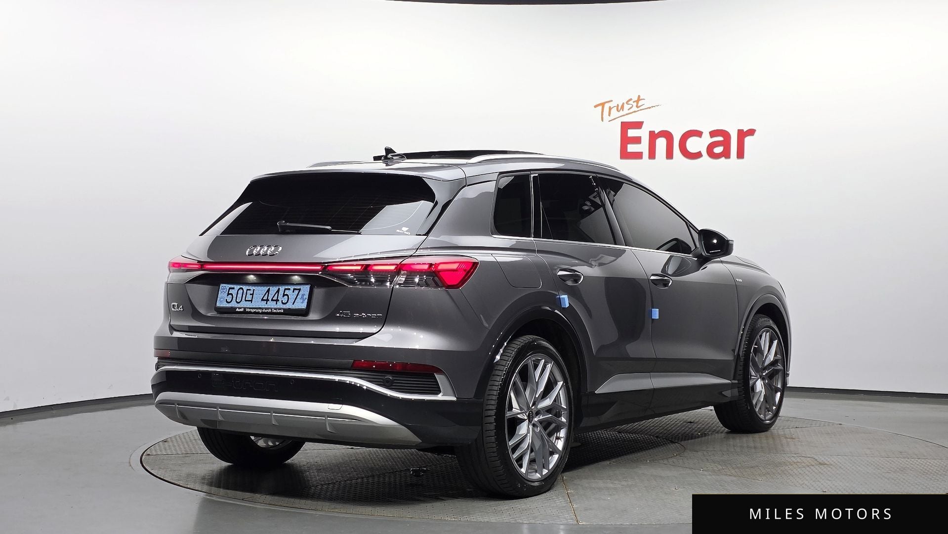 Audi Q4 e-tron 2025 — миниатюра 2