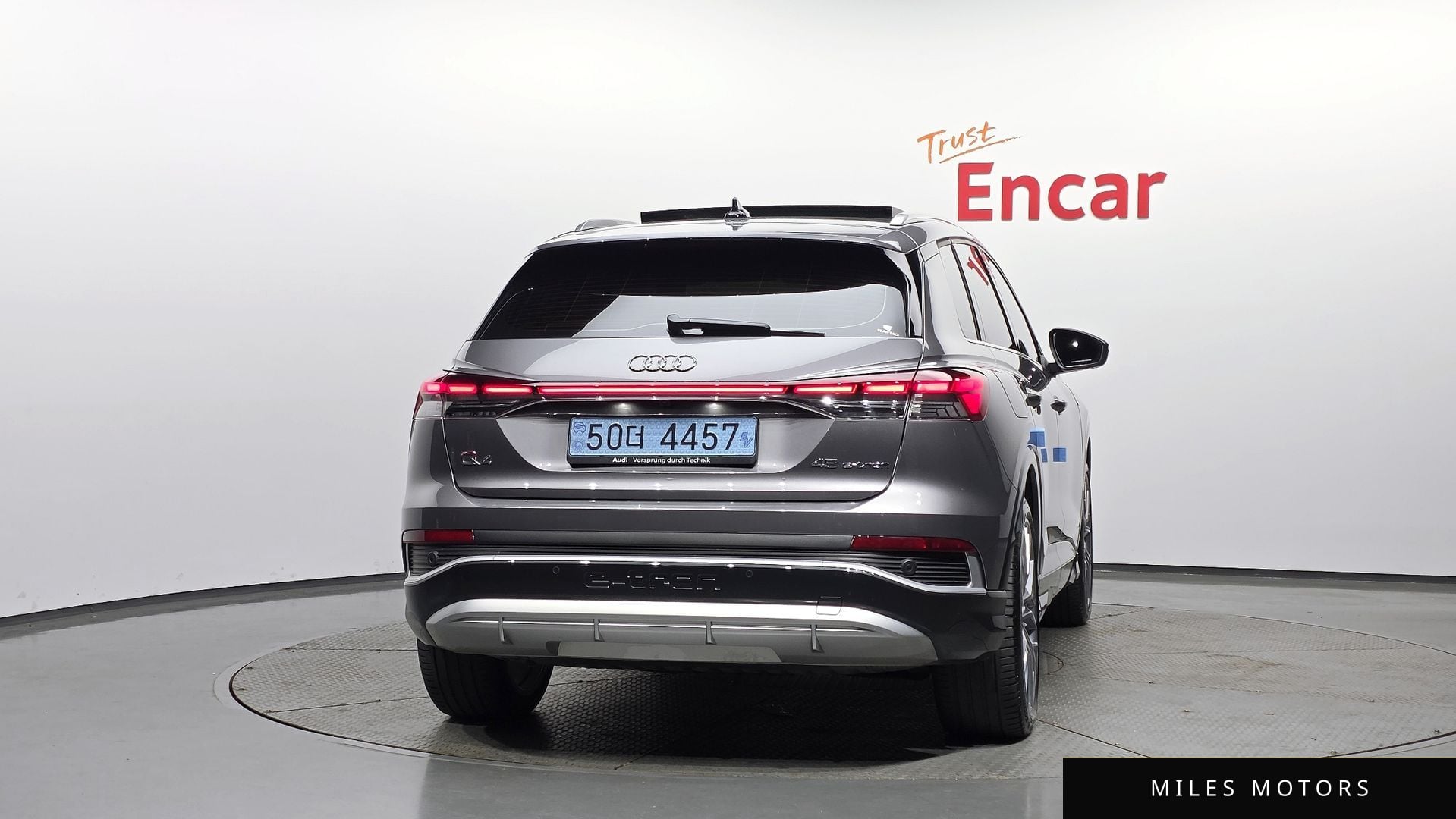 Audi Q4 e-tron 2025 — миниатюра 4