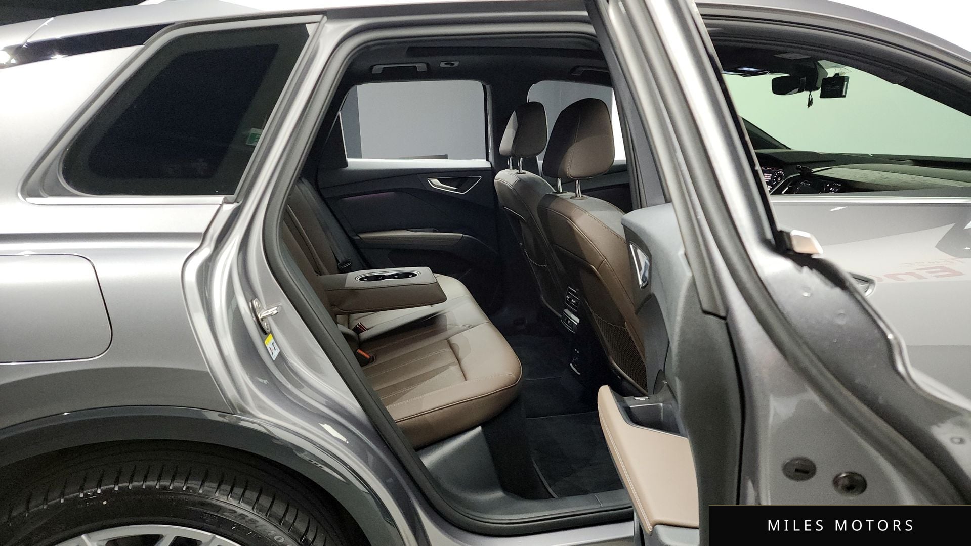 Audi Q4 e-tron 2025 — миниатюра 11