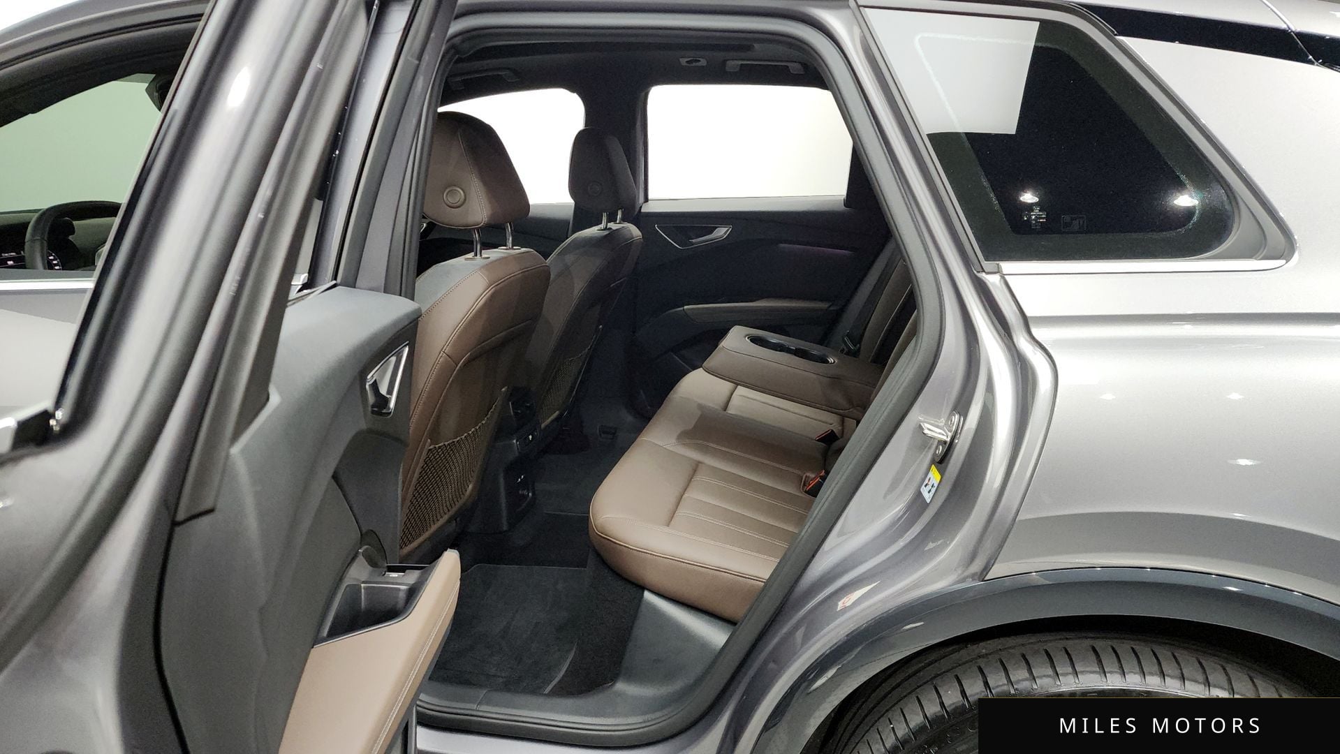 Audi Q4 e-tron 2025 — миниатюра 12
