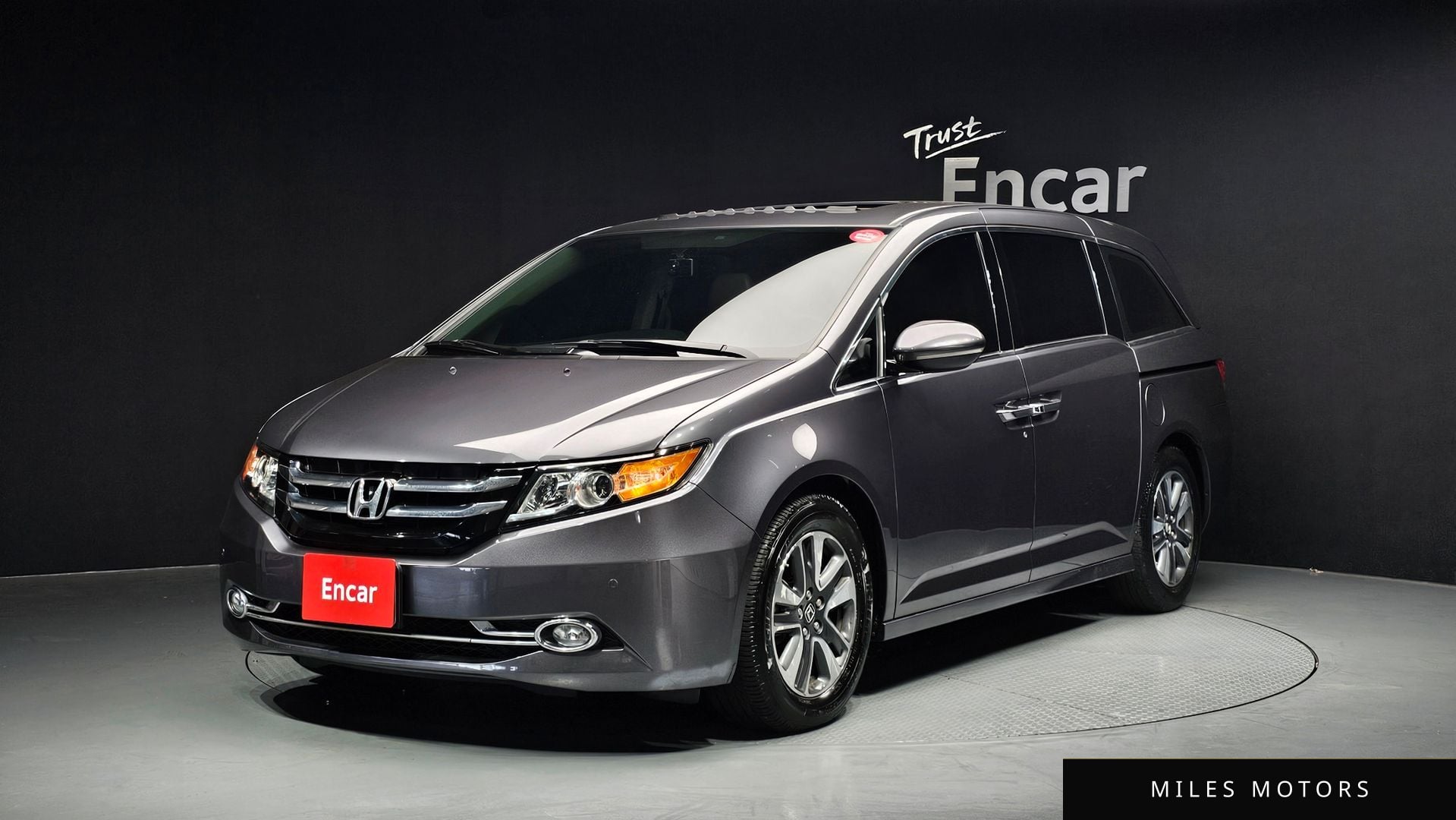 Honda Odyssey 2016 — фото 1 из 12