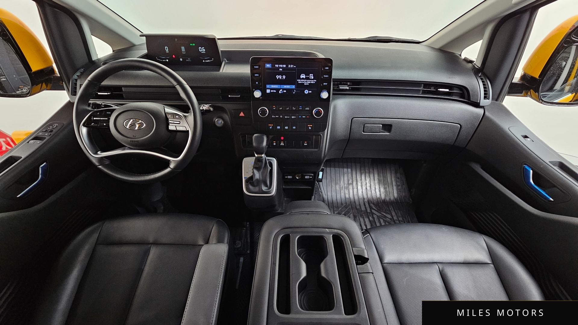 Hyundai Staria 2022 — миниатюра 10