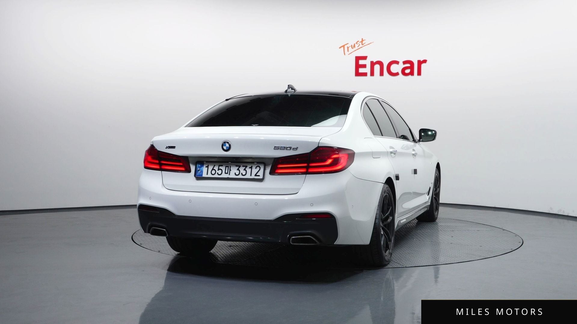 BMW 5 Series (G30) 2018 — миниатюра 4