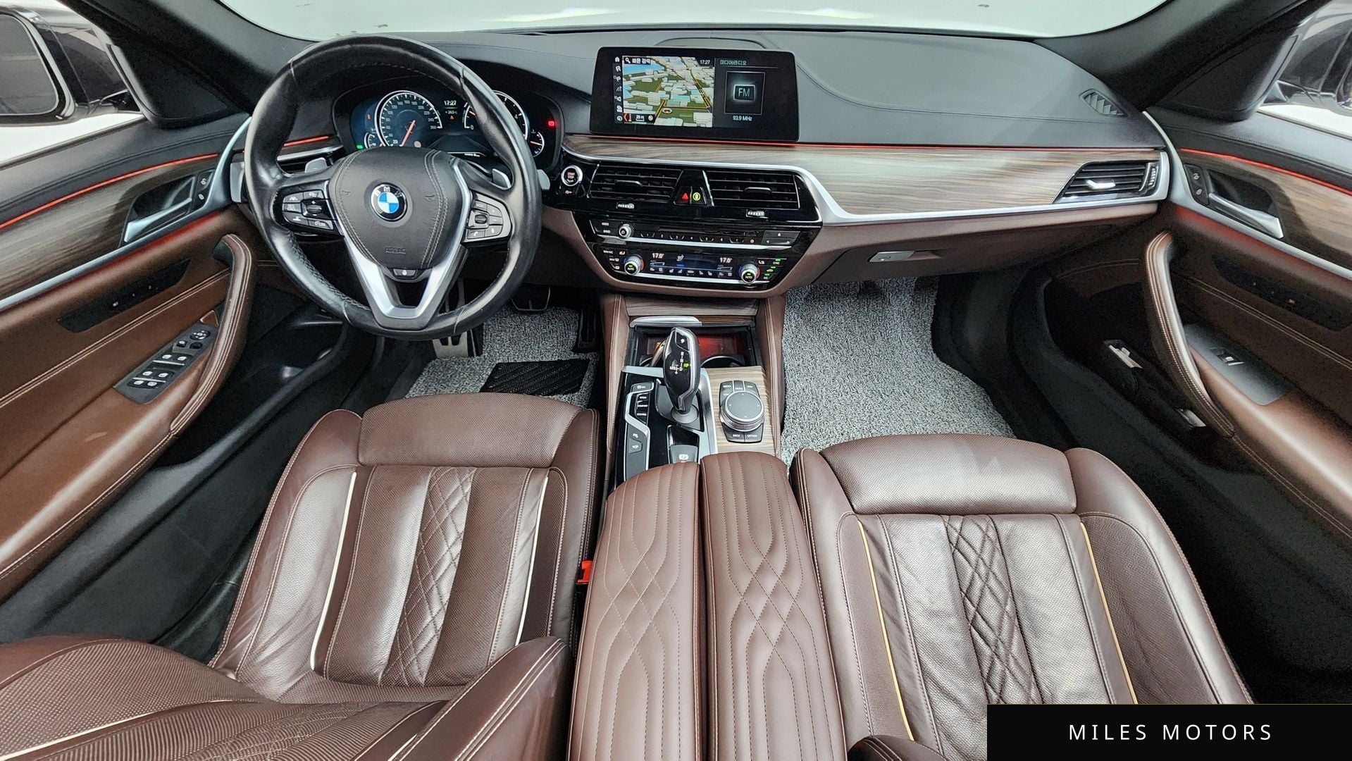 BMW 5 Series (G30) 2018 — миниатюра 10
