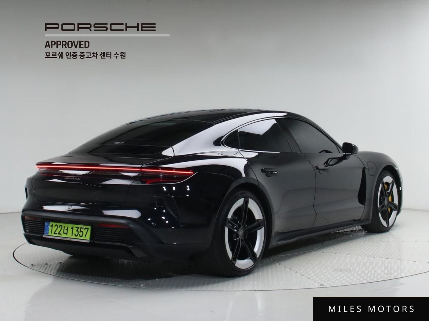 Porsche Taycan 2025 — миниатюра 2